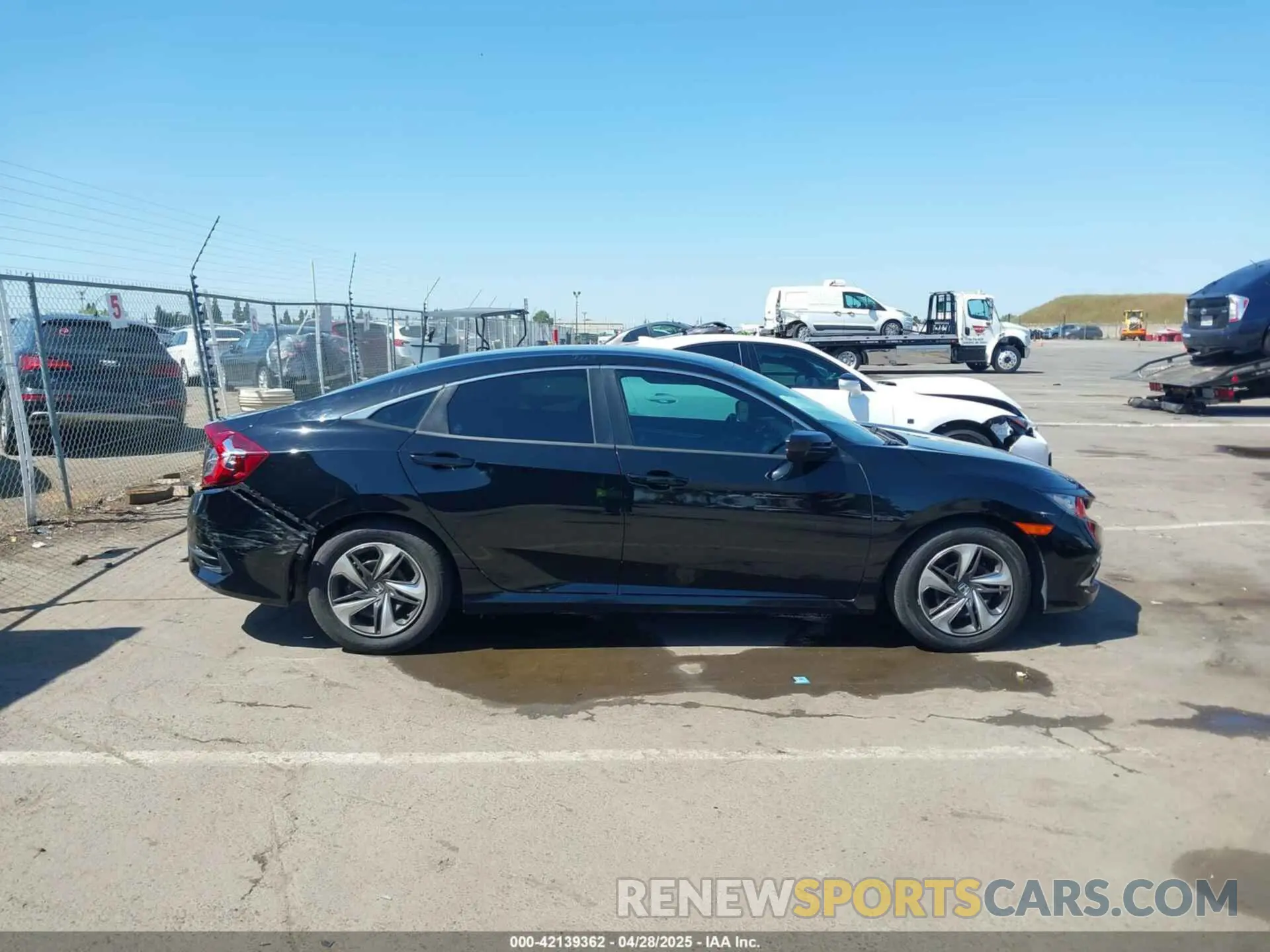 13 fotografías del automóvil dañado 19XFC2F61KE202252 HONDA CIVIC 2019