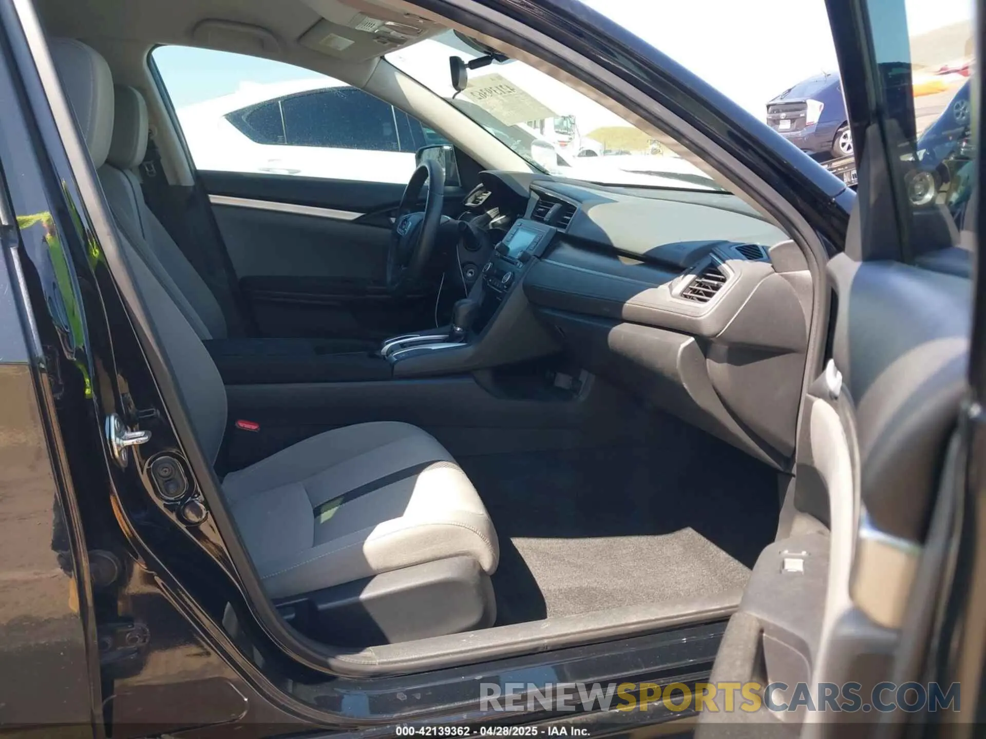 5 fotografías del automóvil dañado 19XFC2F61KE202252 HONDA CIVIC 2019