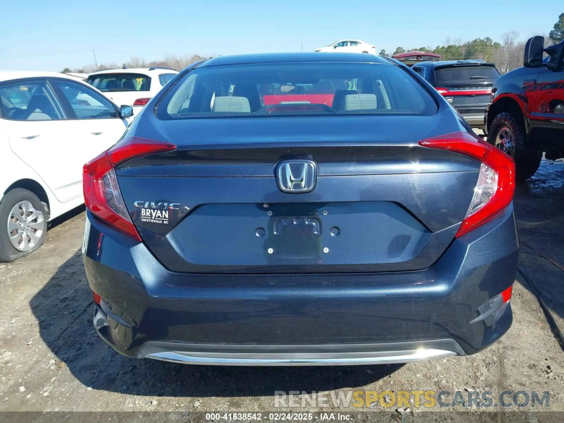15 fotografías del automóvil dañado 19XFC2F62KE020060 HONDA CIVIC 2019