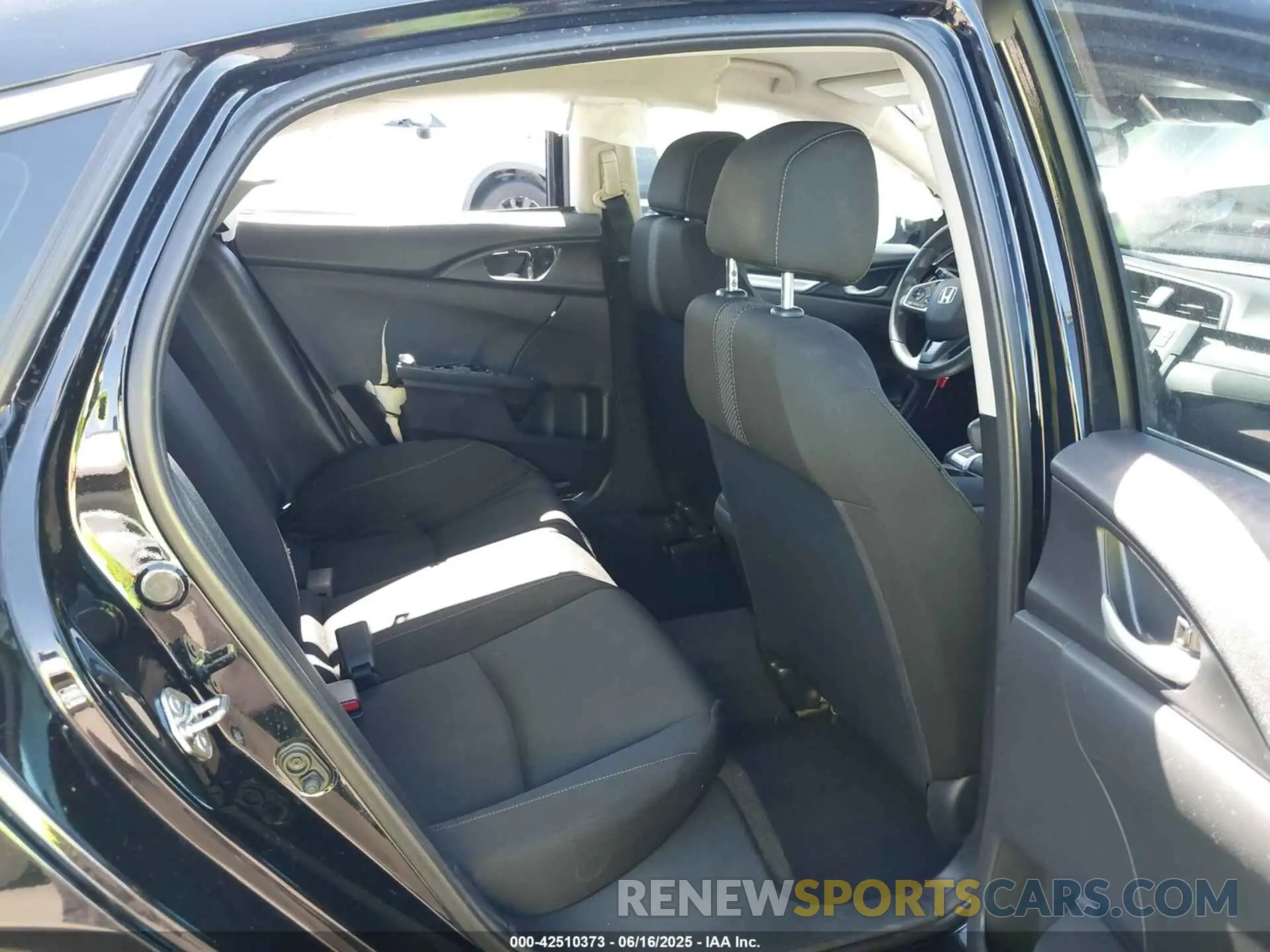 8 fotografías del automóvil dañado 19XFC2F62KE202213 HONDA CIVIC 2019