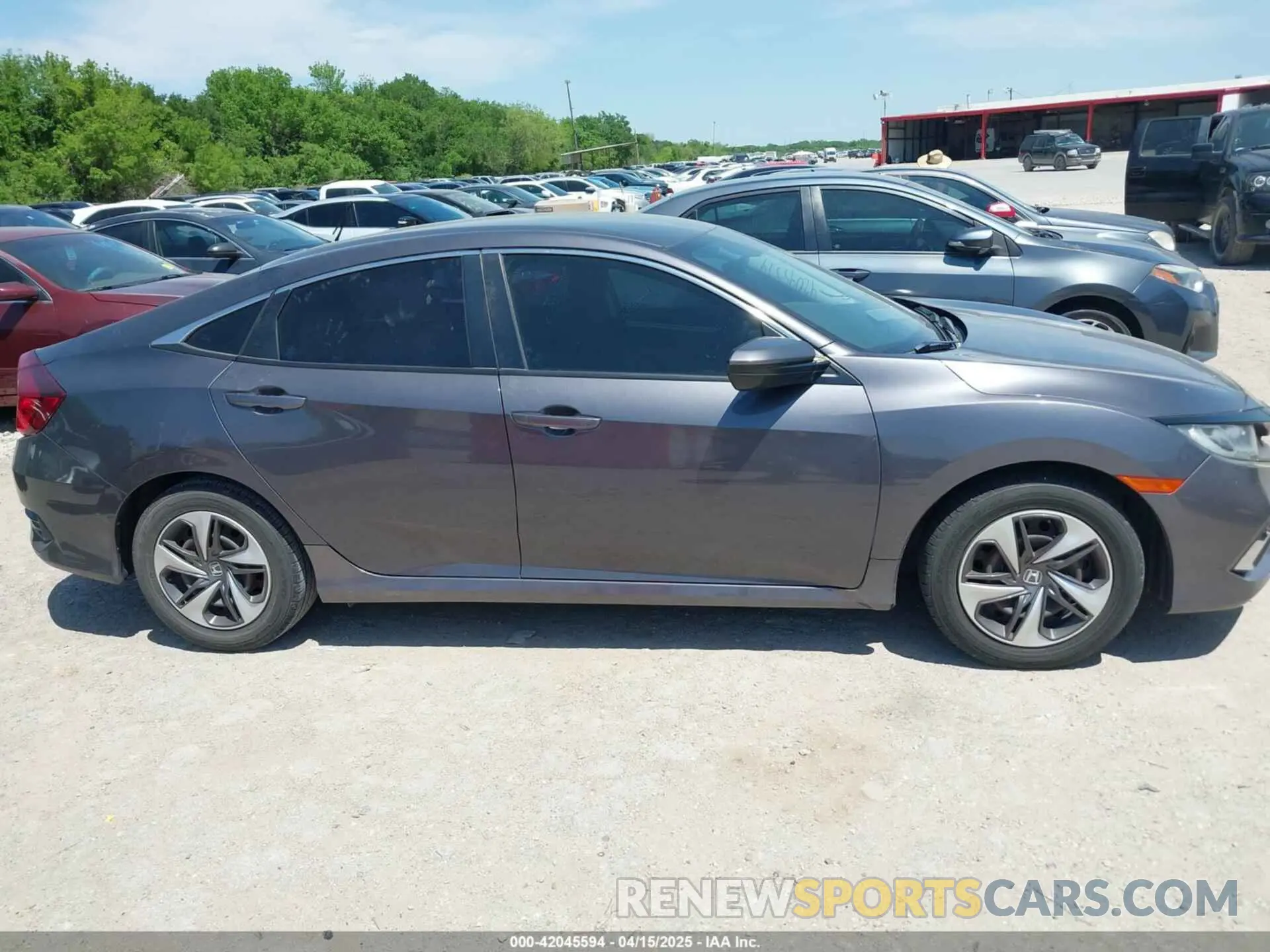 13 fotografías del automóvil dañado 19XFC2F63KE025722 HONDA CIVIC 2019