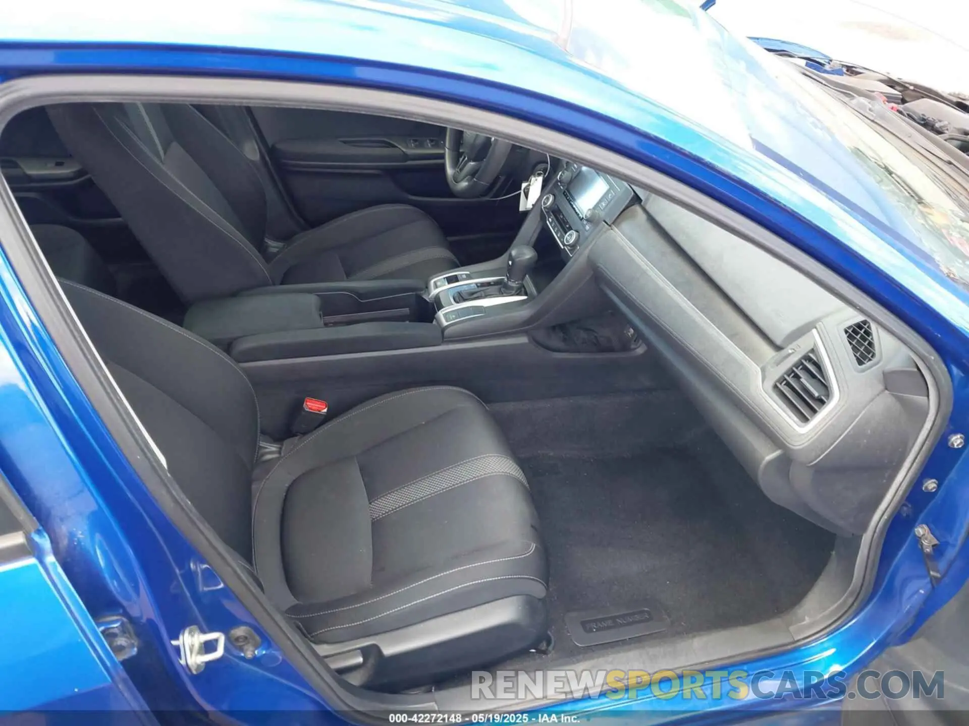 5 fotografías del automóvil dañado 19XFC2F63KE035117 HONDA CIVIC 2019