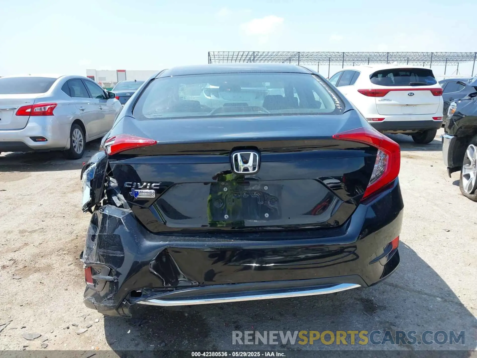 17 fotografías del automóvil dañado 19XFC2F65KE000658 HONDA CIVIC 2019