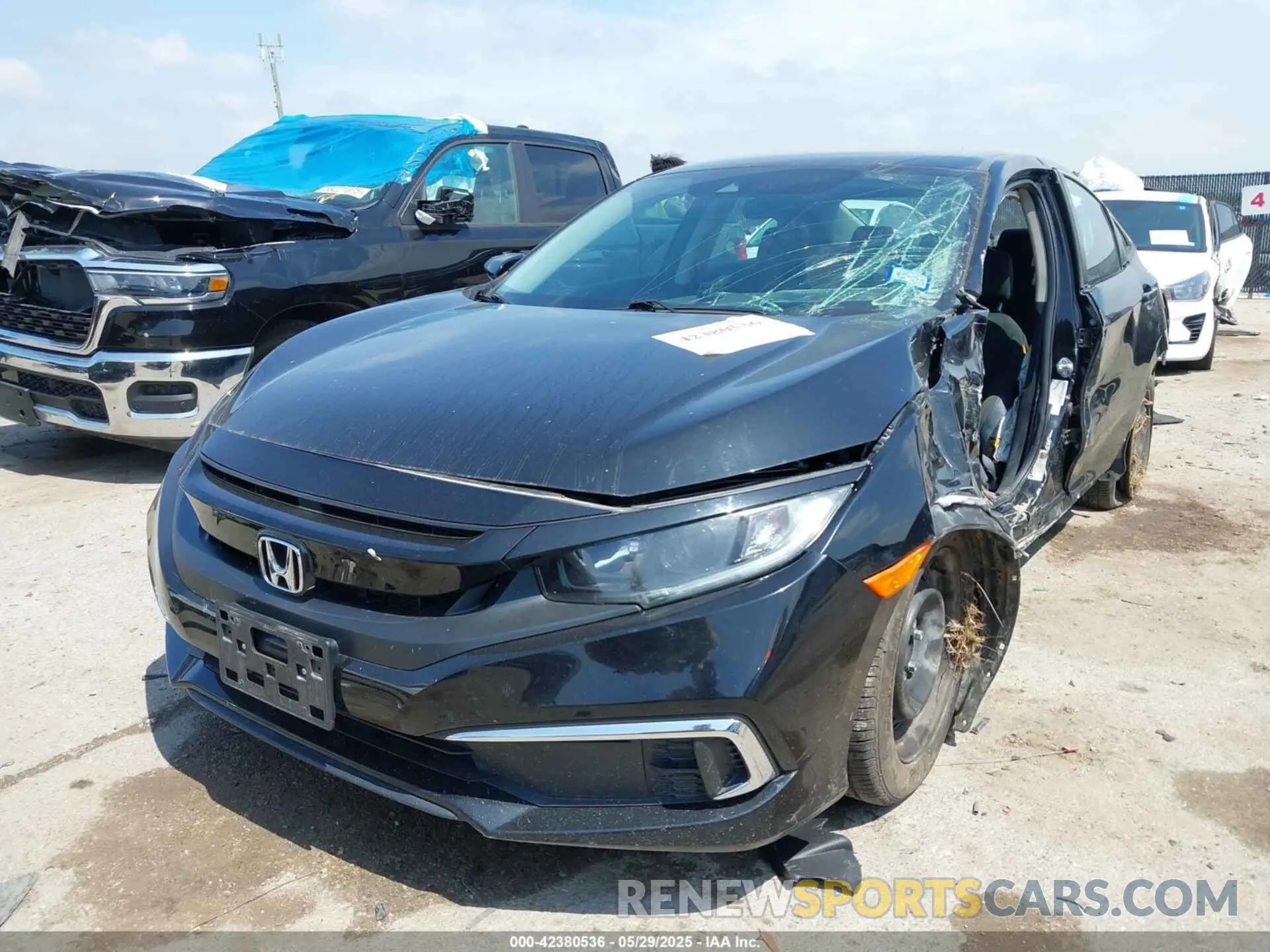 2 fotografías del automóvil dañado 19XFC2F65KE000658 HONDA CIVIC 2019