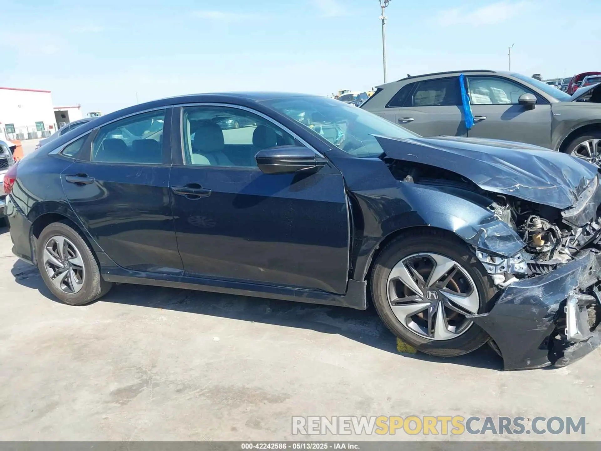 13 fotografías del automóvil dañado 19XFC2F65KE027701 HONDA CIVIC 2019