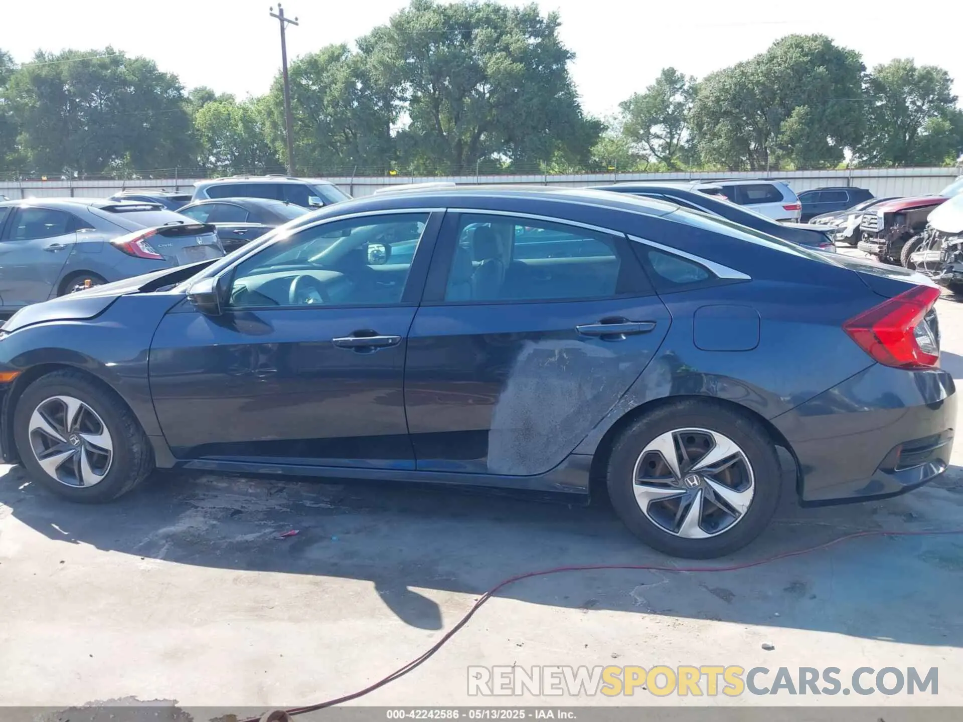 14 fotografías del automóvil dañado 19XFC2F65KE027701 HONDA CIVIC 2019