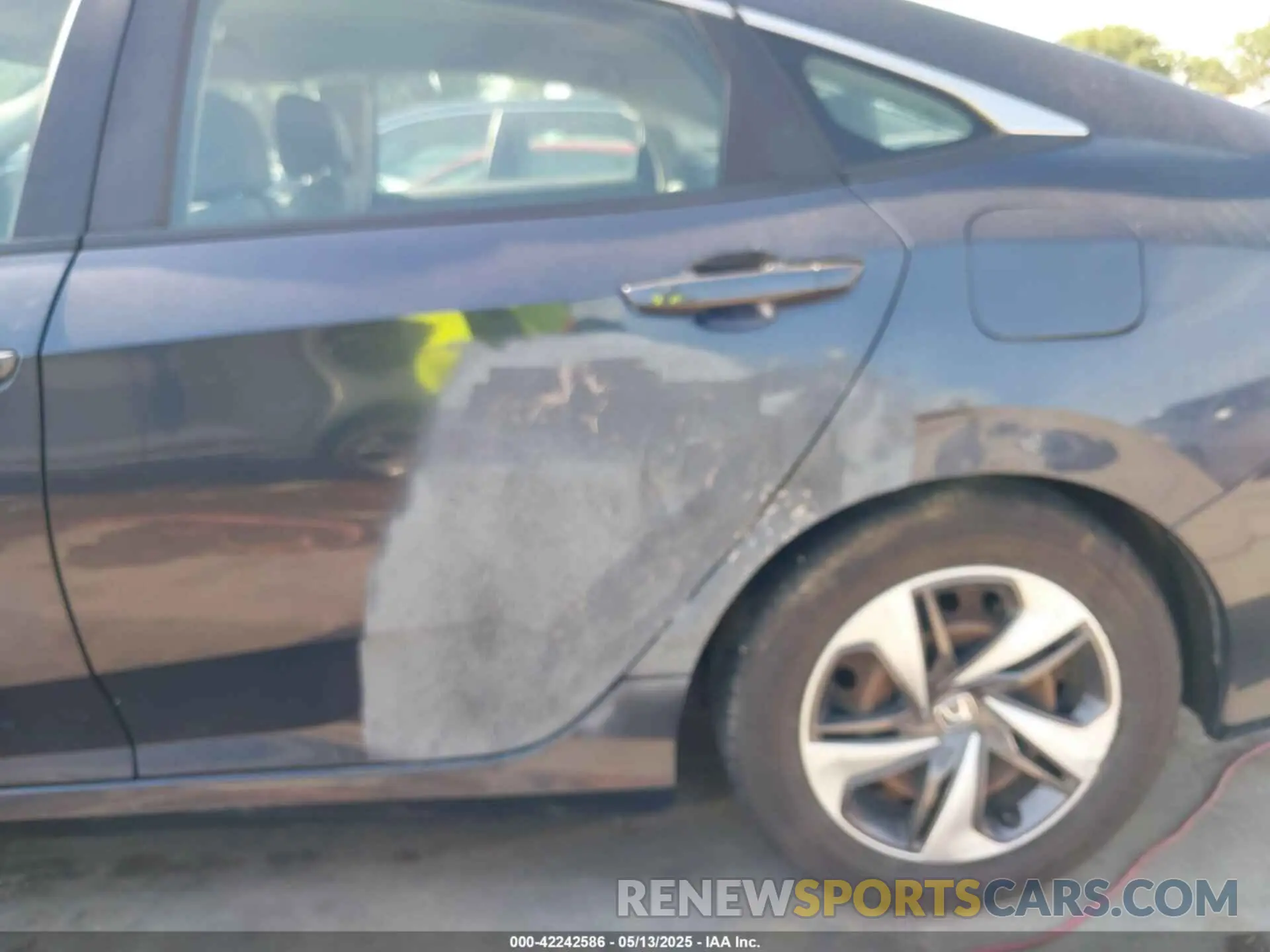 18 fotografías del automóvil dañado 19XFC2F65KE027701 HONDA CIVIC 2019
