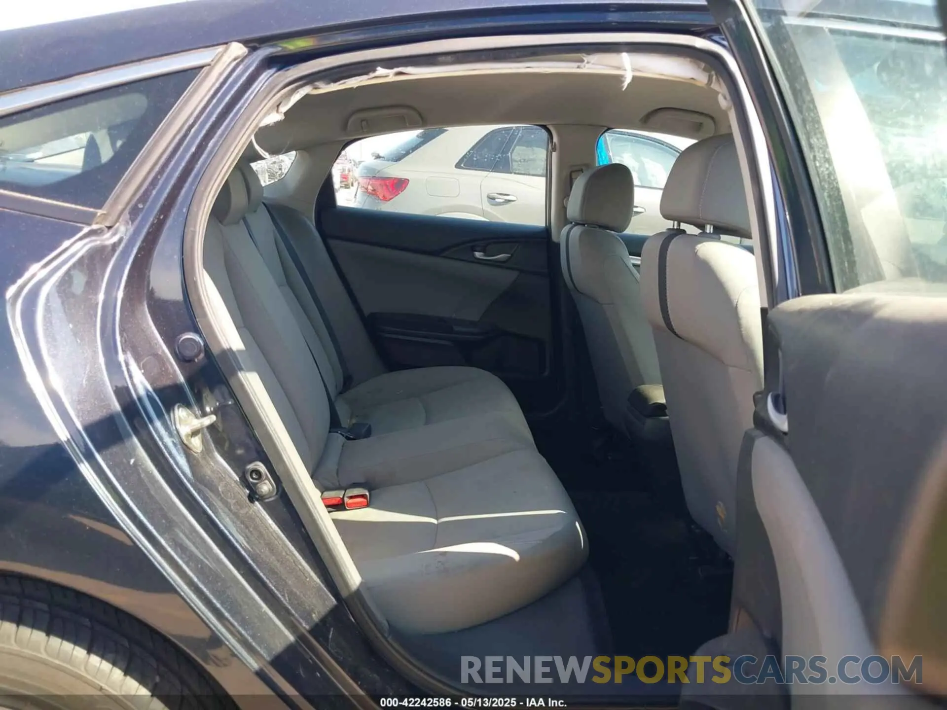 8 fotografías del automóvil dañado 19XFC2F65KE027701 HONDA CIVIC 2019