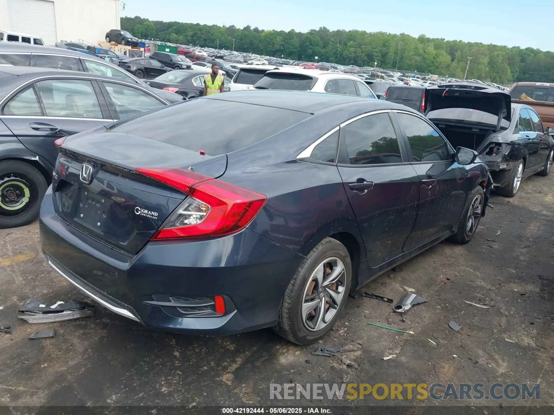 4 fotografías del automóvil dañado 19XFC2F65KE029884 HONDA CIVIC 2019