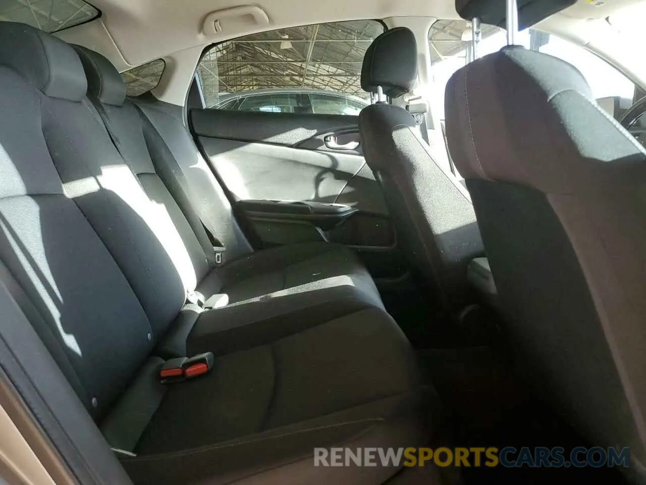 10 fotografías del automóvil dañado 19XFC2F65KE042215 HONDA CIVIC 2019
