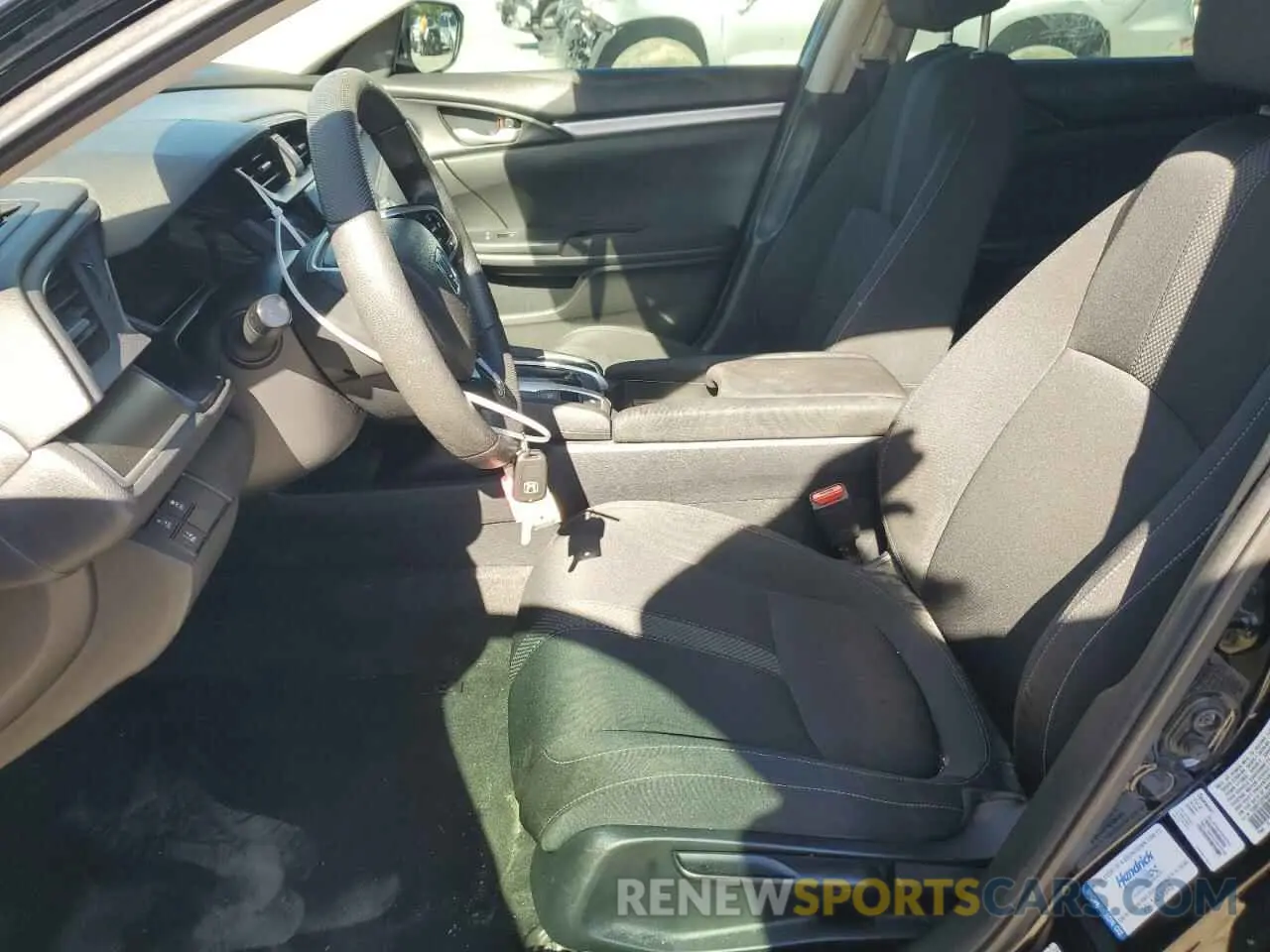 7 fotografías del automóvil dañado 19XFC2F66KE010891 HONDA CIVIC 2019