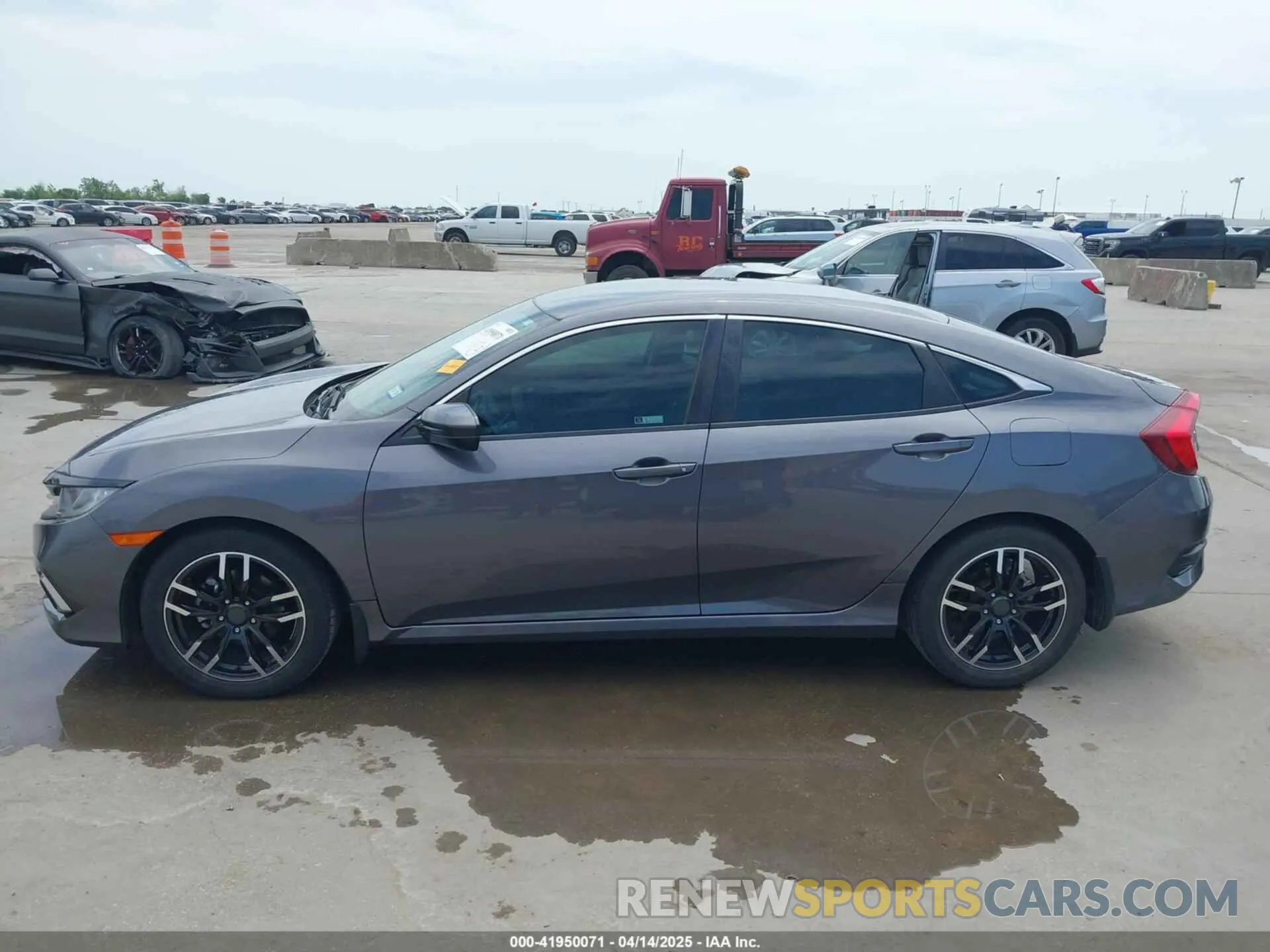 14 fotografías del automóvil dañado 19XFC2F66KE020594 HONDA CIVIC 2019