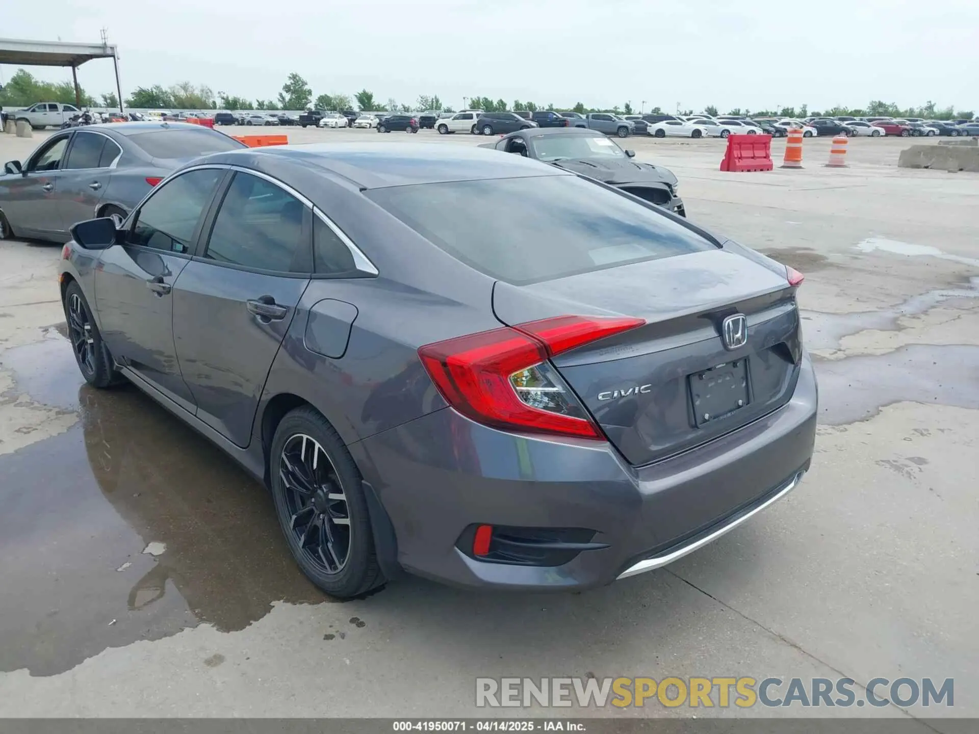 3 fotografías del automóvil dañado 19XFC2F66KE020594 HONDA CIVIC 2019