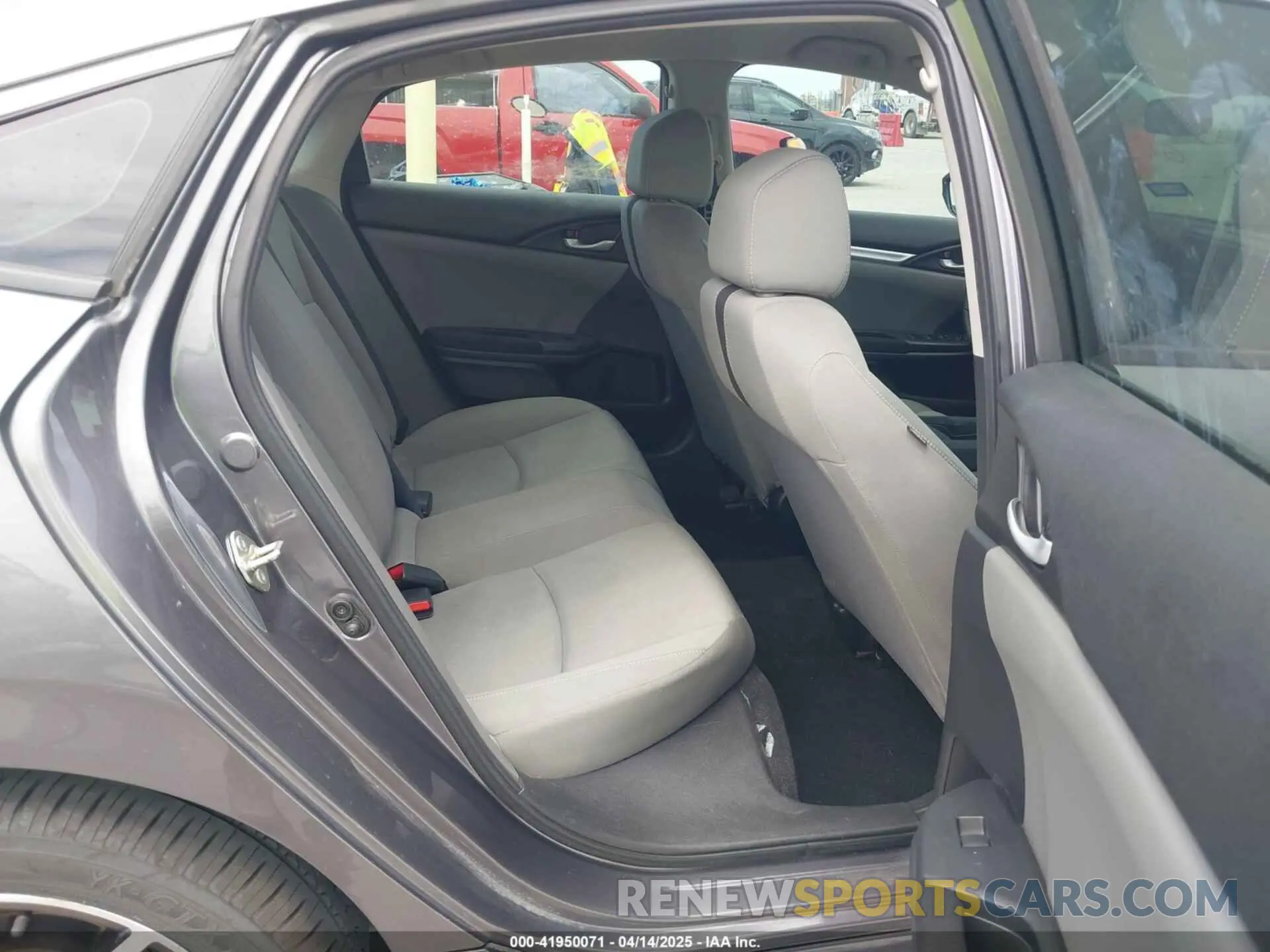 8 fotografías del automóvil dañado 19XFC2F66KE020594 HONDA CIVIC 2019