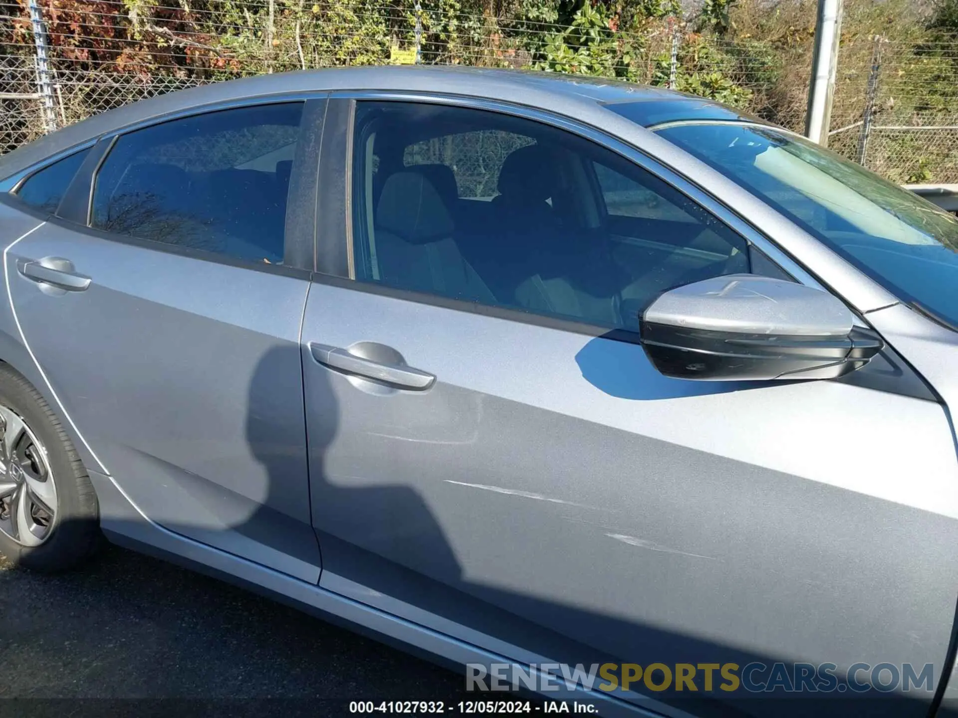 13 fotografías del automóvil dañado 19XFC2F66KE022992 HONDA CIVIC 2019