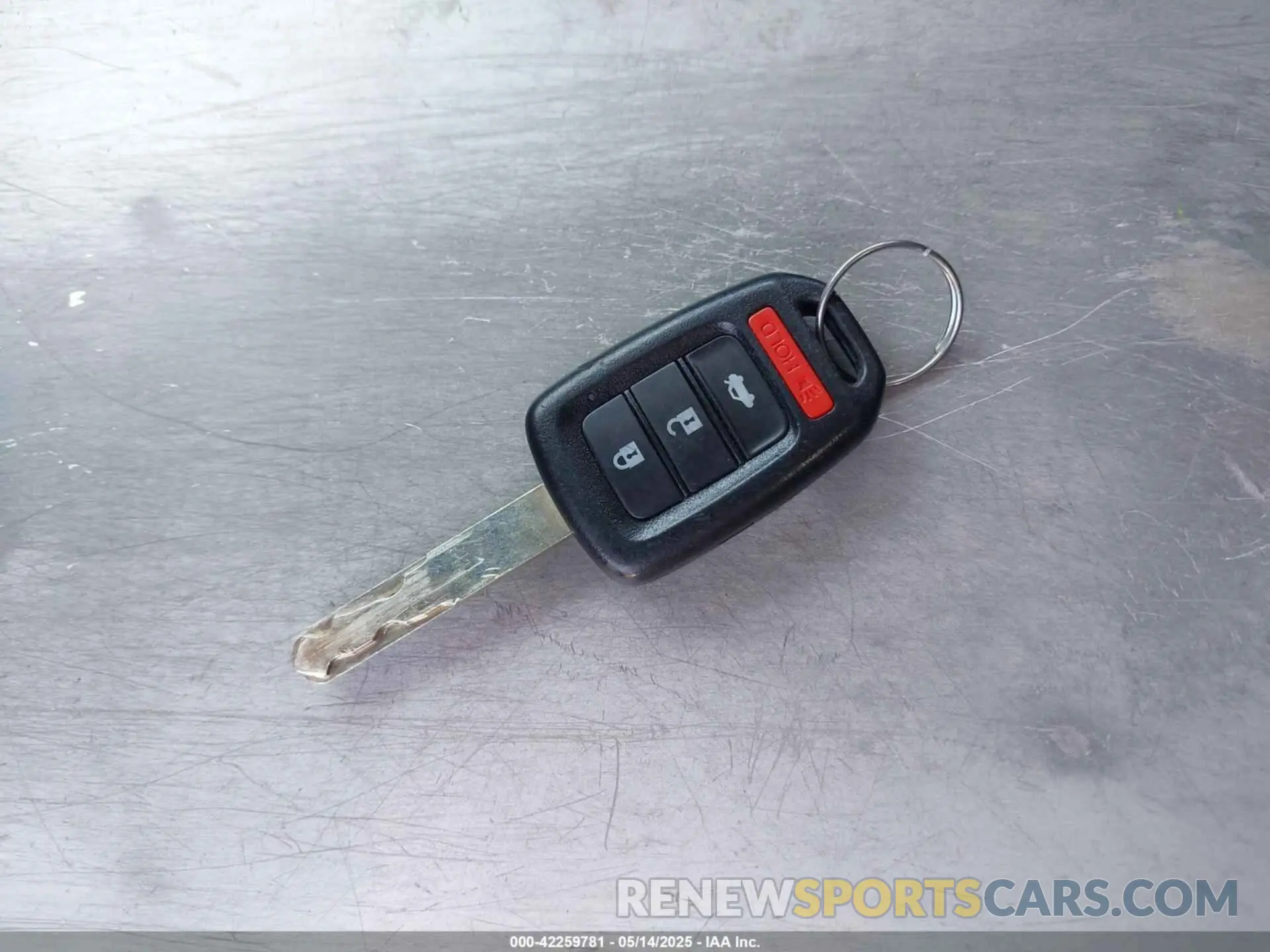 11 fotografías del automóvil dañado 19XFC2F66KE031966 HONDA CIVIC 2019