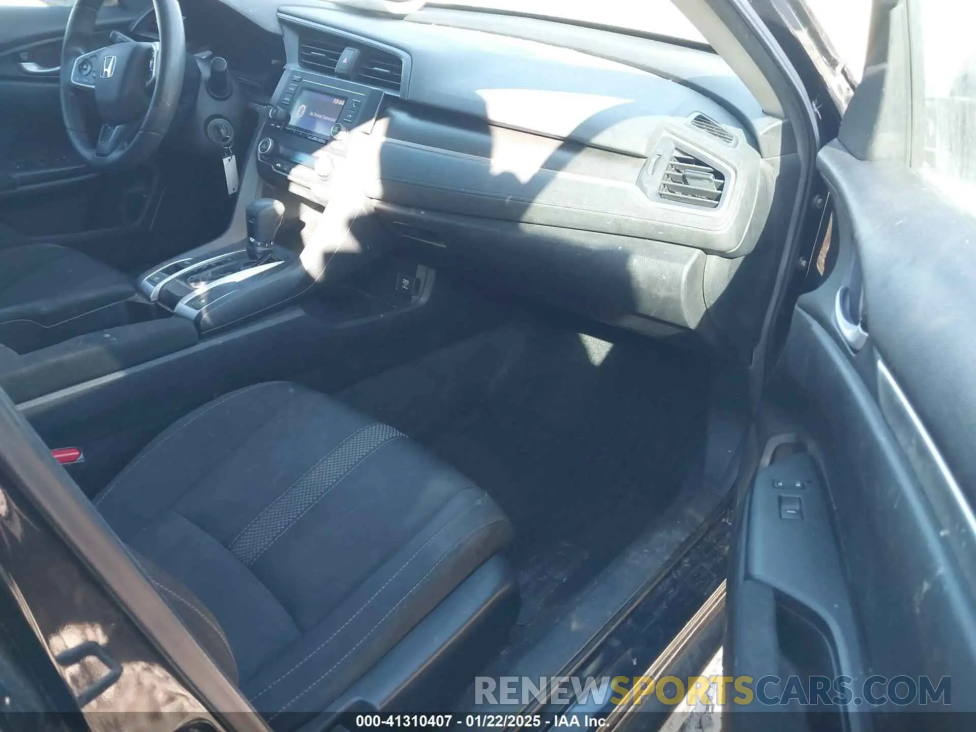 5 fotografías del automóvil dañado 19XFC2F66KE047035 HONDA CIVIC 2019