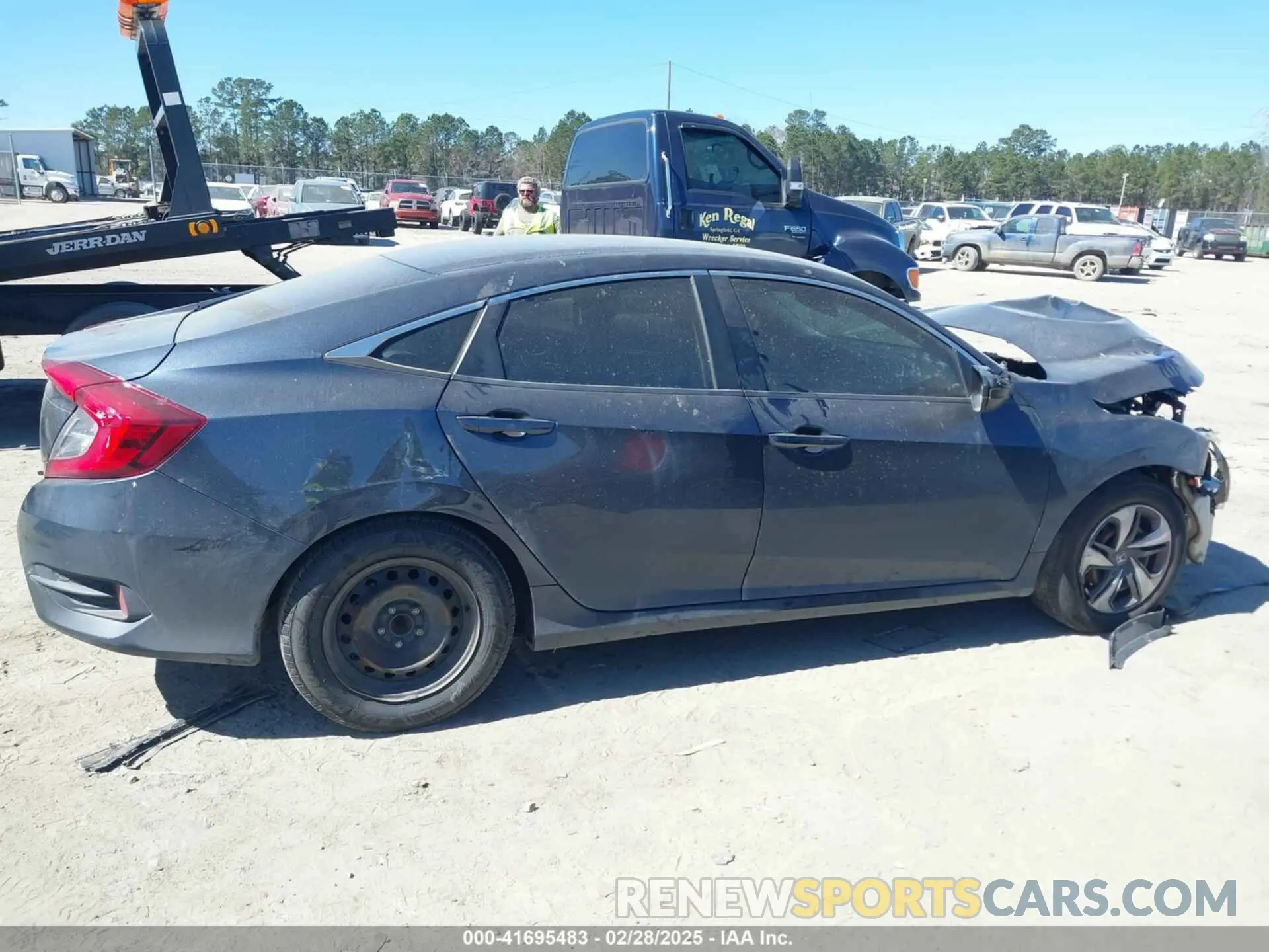 13 fotografías del automóvil dañado 19XFC2F67KE040661 HONDA CIVIC 2019