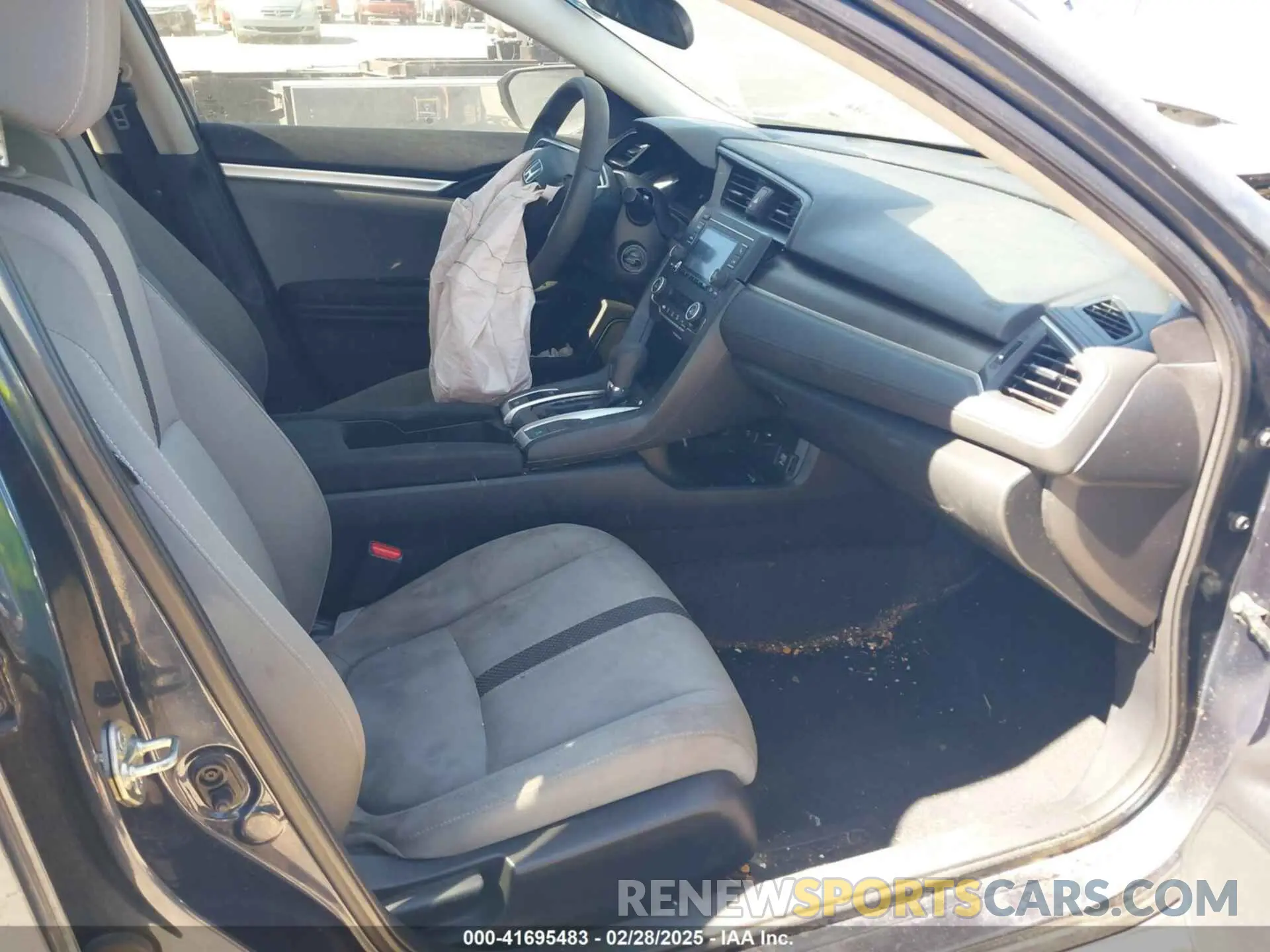 5 fotografías del automóvil dañado 19XFC2F67KE040661 HONDA CIVIC 2019