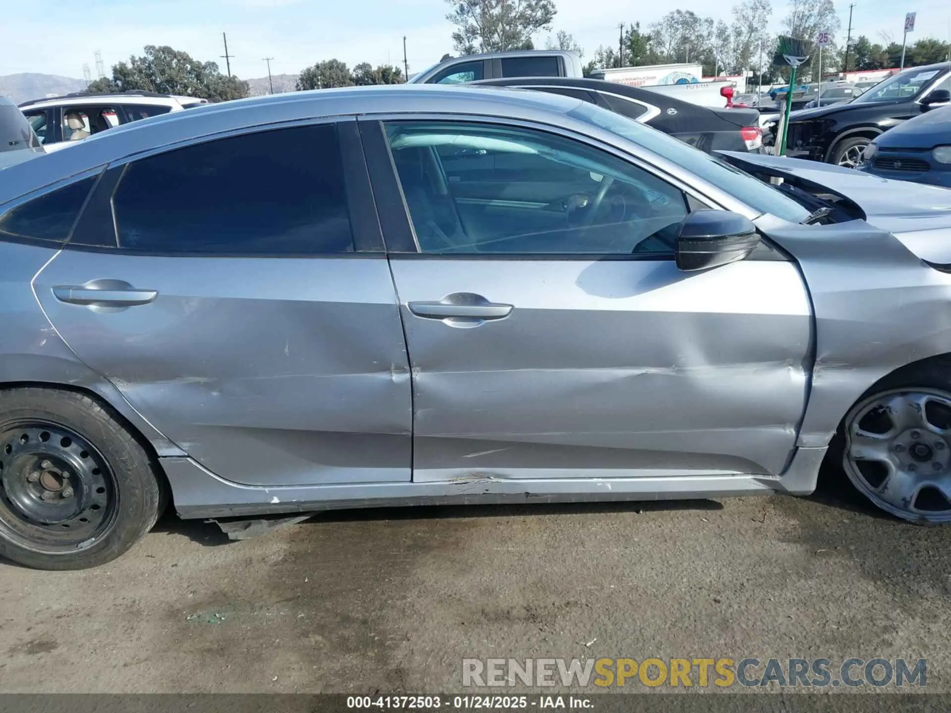 13 fotografías del automóvil dañado 19XFC2F67KE203650 HONDA CIVIC 2019