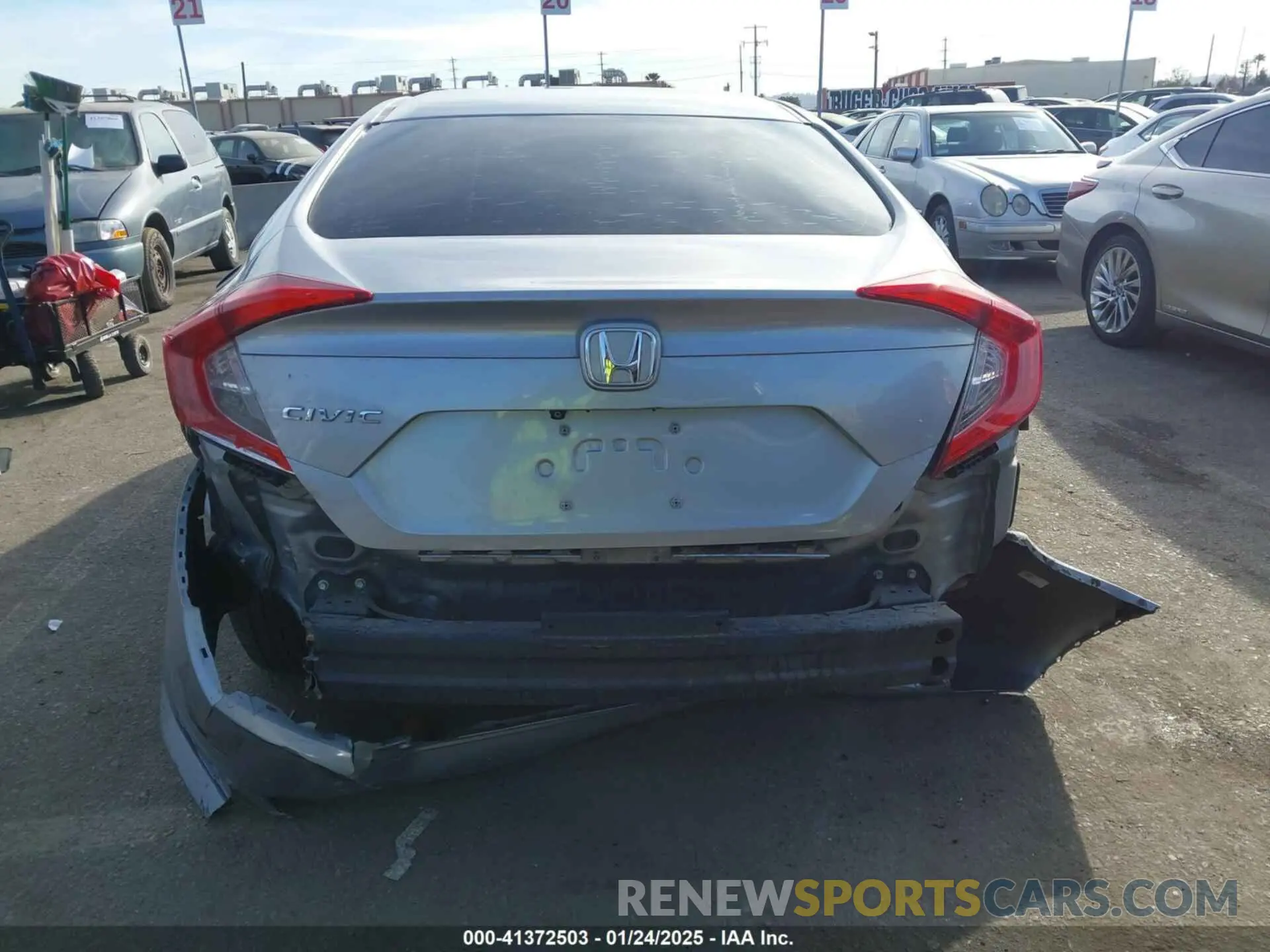 16 fotografías del automóvil dañado 19XFC2F67KE203650 HONDA CIVIC 2019