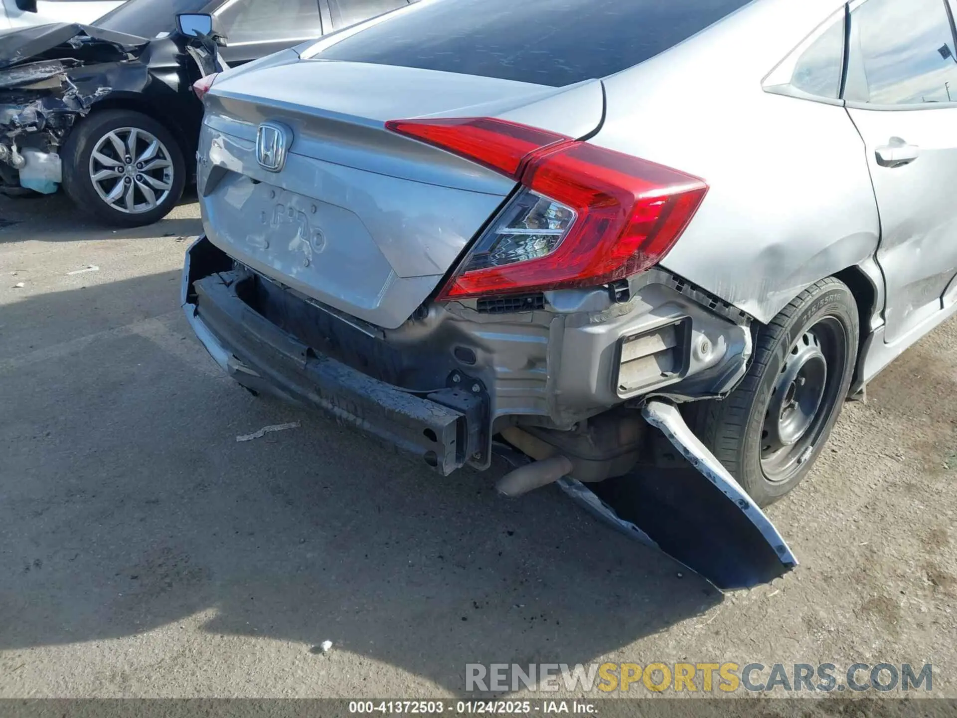 20 fotografías del automóvil dañado 19XFC2F67KE203650 HONDA CIVIC 2019