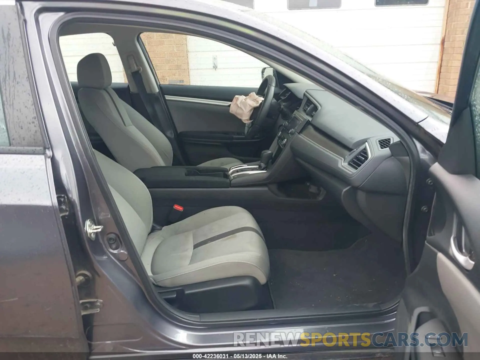 5 fotografías del automóvil dañado 19XFC2F68KE029927 HONDA CIVIC 2019