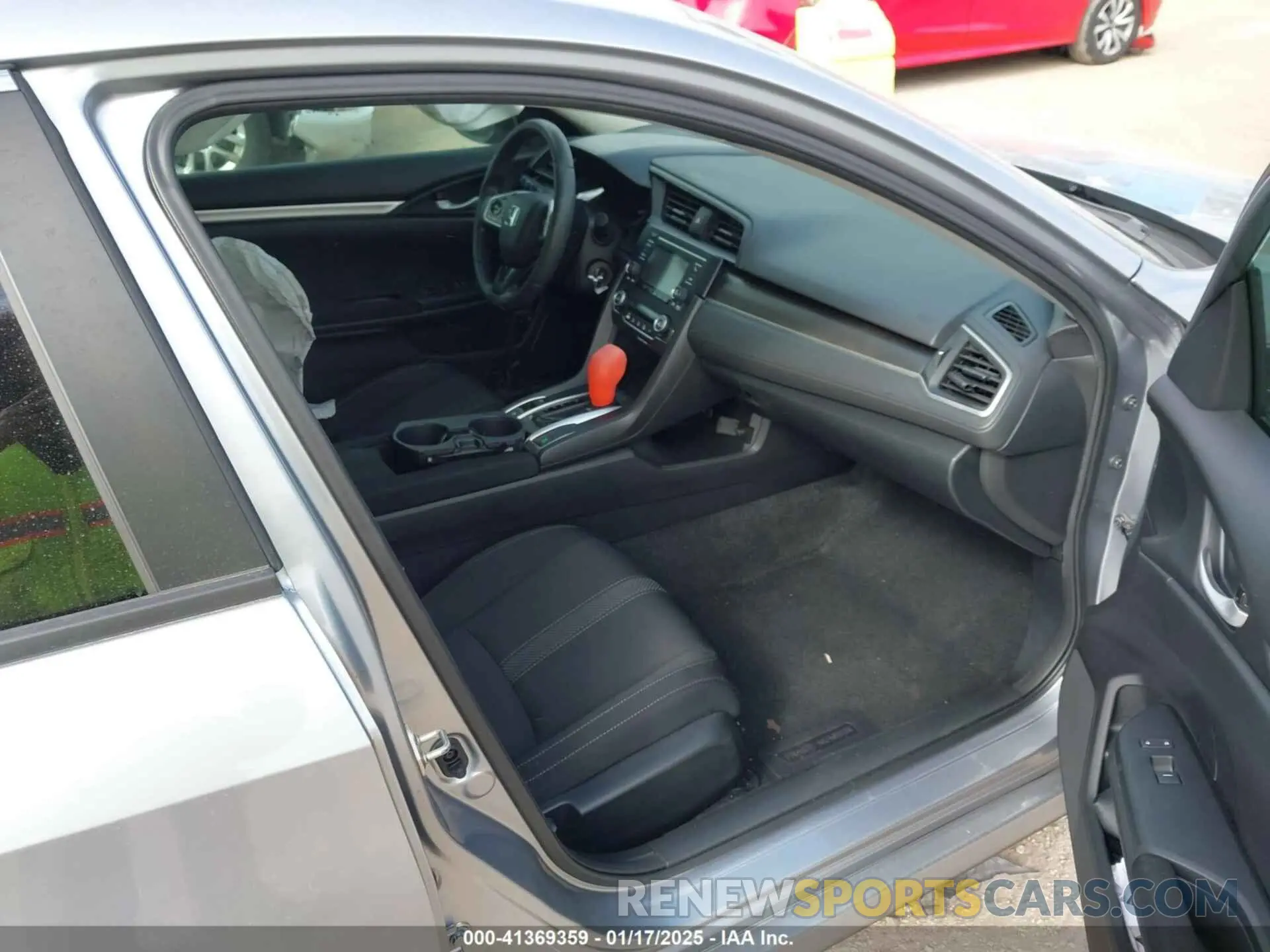 5 fotografías del automóvil dañado 19XFC2F68KE046677 HONDA CIVIC 2019