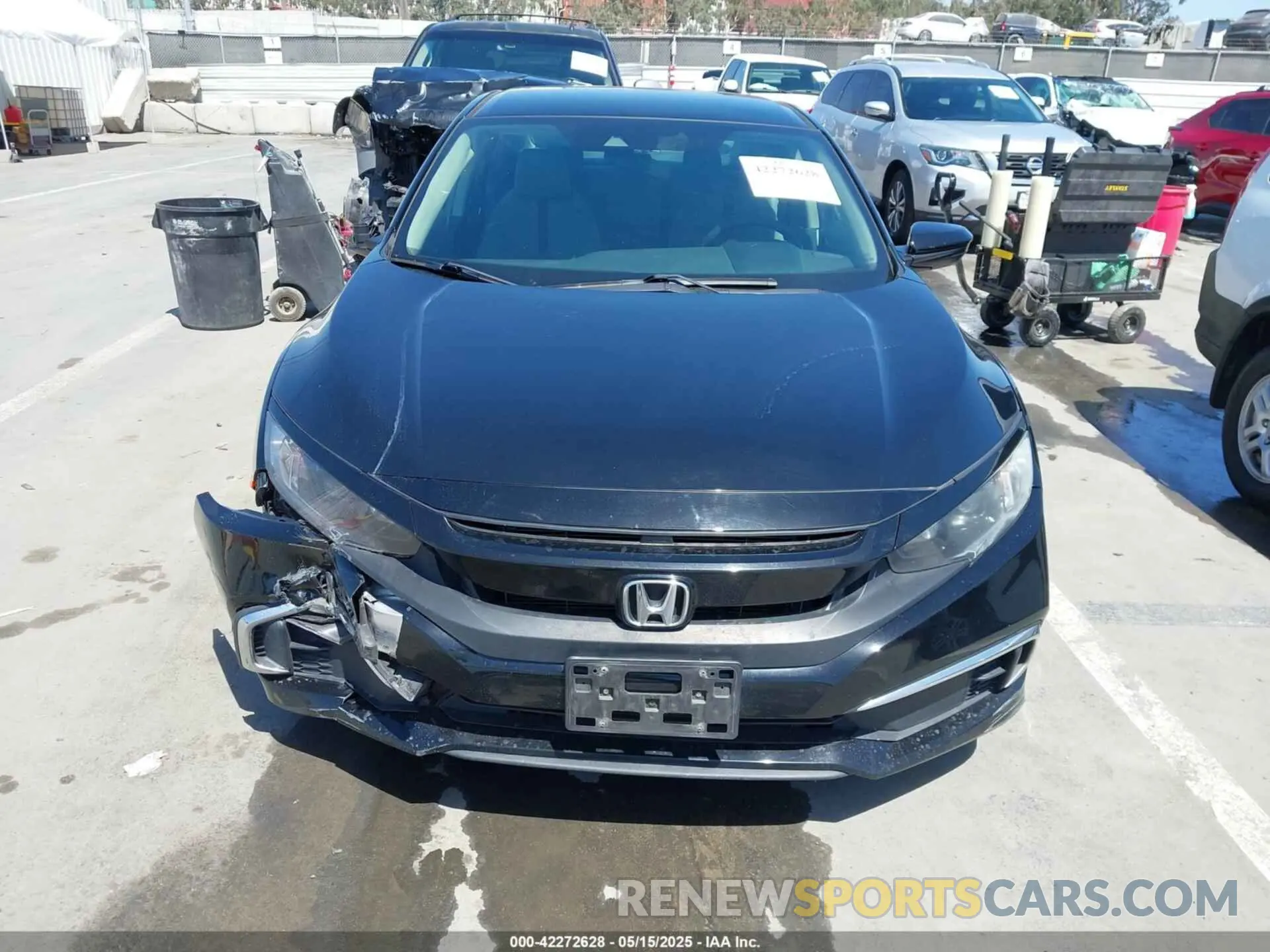 12 fotografías del automóvil dañado 19XFC2F68KE213829 HONDA CIVIC 2019