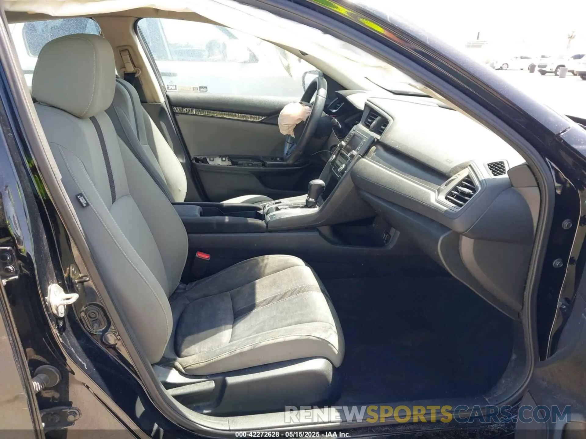 5 fotografías del automóvil dañado 19XFC2F68KE213829 HONDA CIVIC 2019