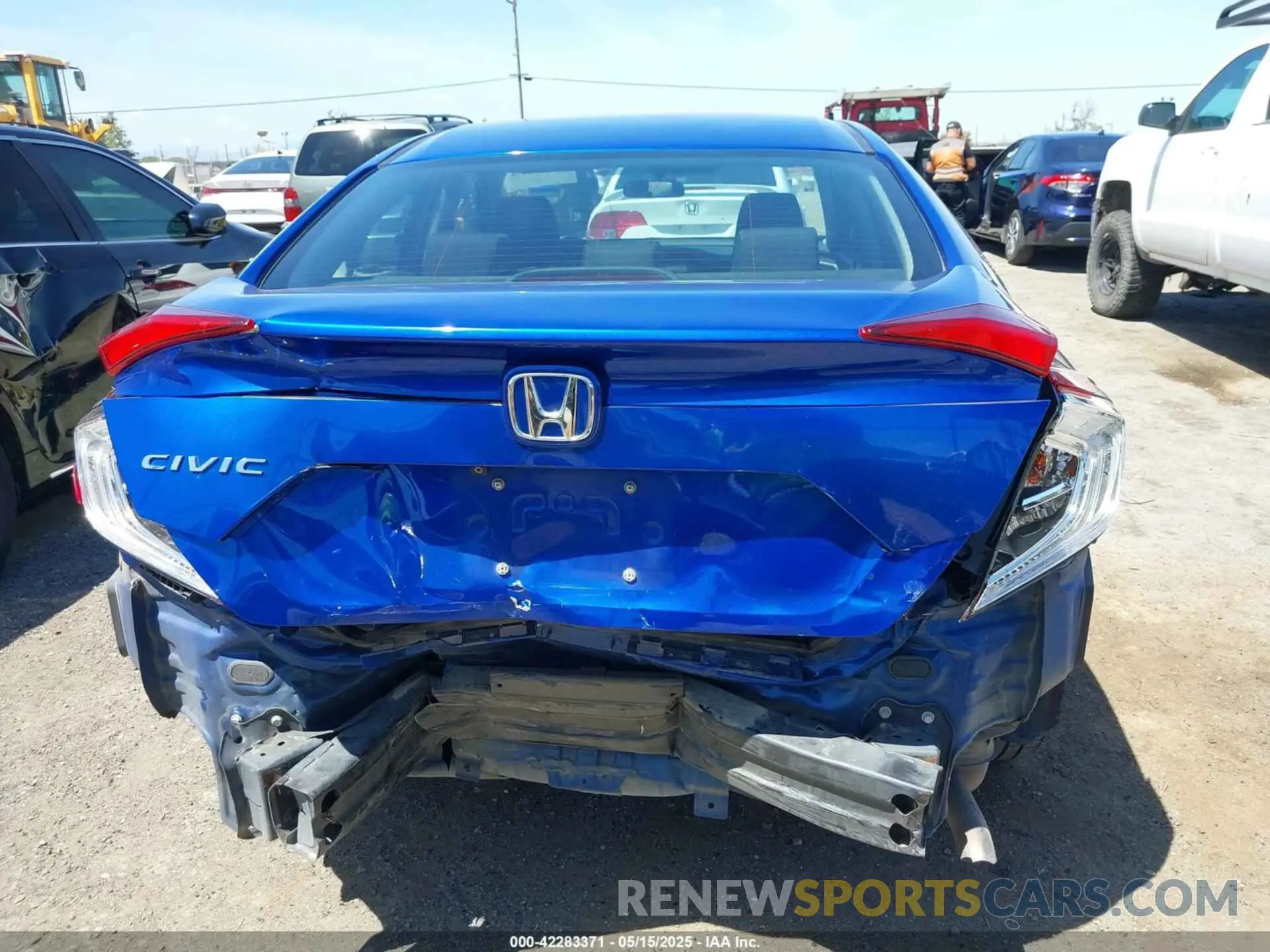 16 fotografías del automóvil dañado 19XFC2F68KE214611 HONDA CIVIC 2019