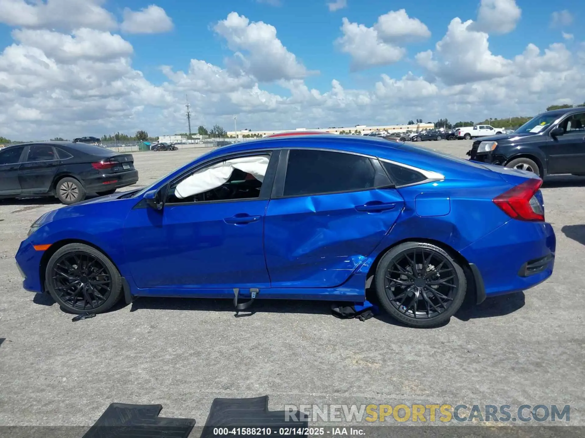 14 fotografías del automóvil dañado 19XFC2F69KE042024 HONDA CIVIC 2019
