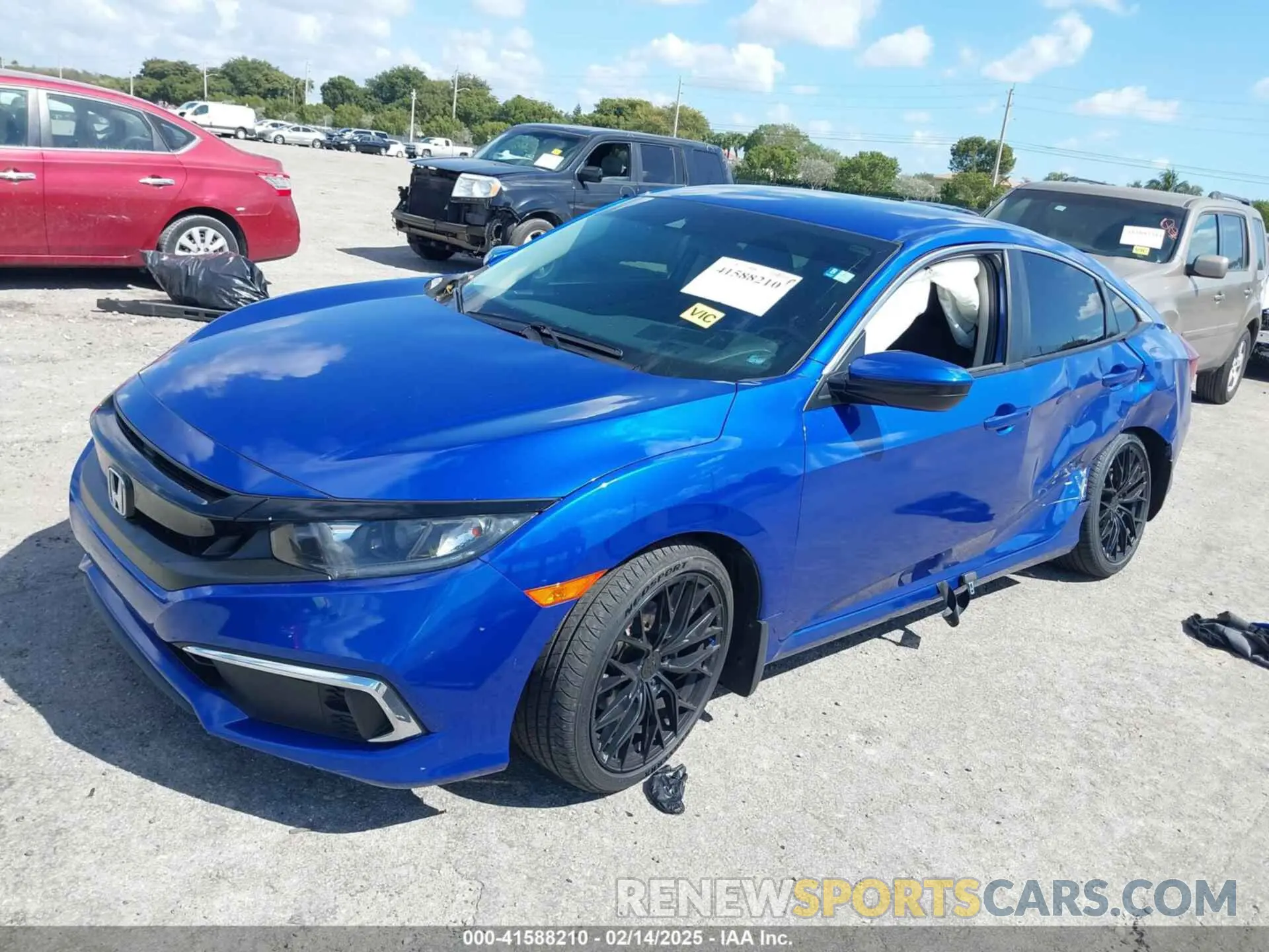 2 fotografías del automóvil dañado 19XFC2F69KE042024 HONDA CIVIC 2019