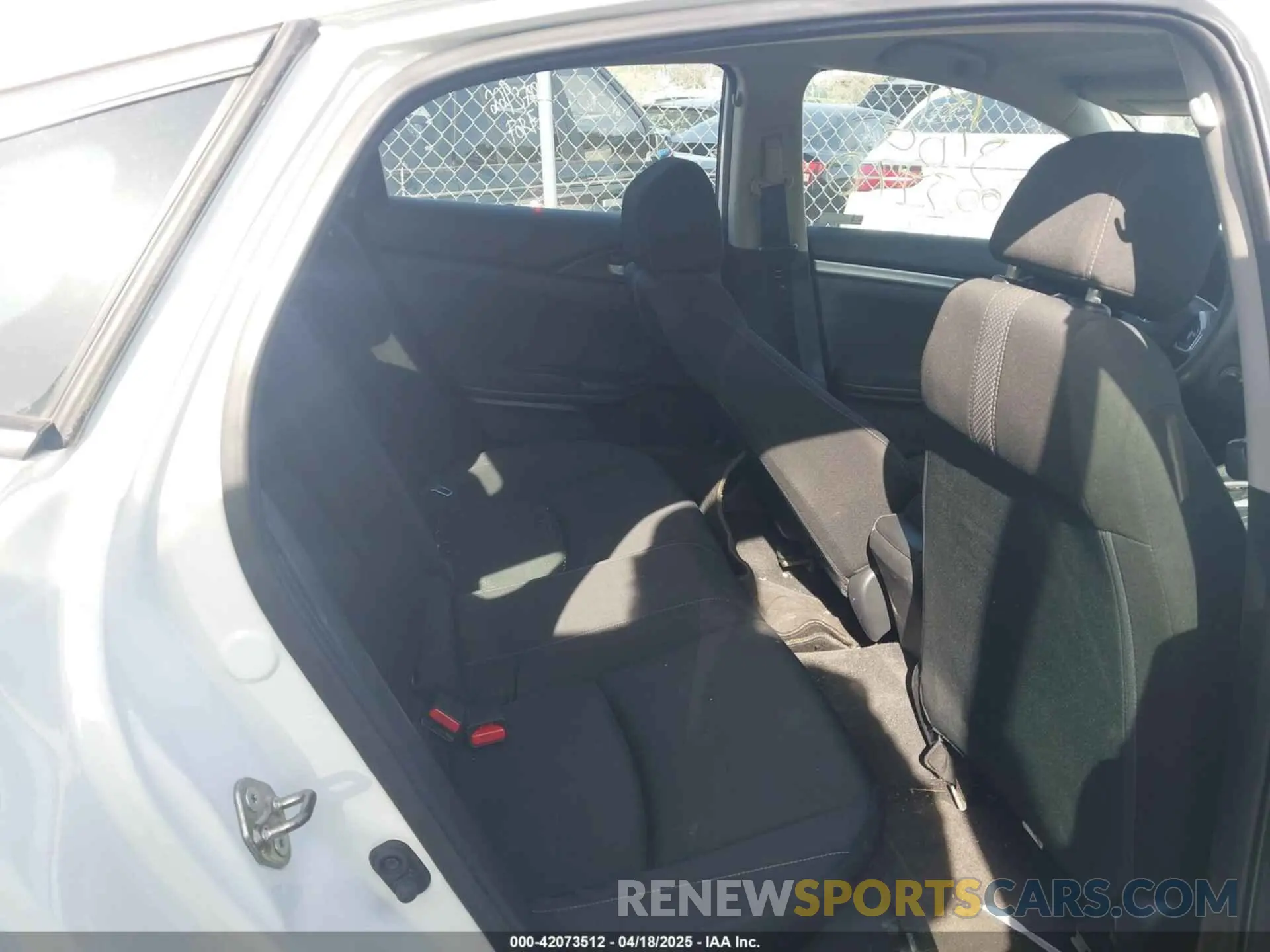 8 fotografías del automóvil dañado 19XFC2F6XKE006228 HONDA CIVIC 2019