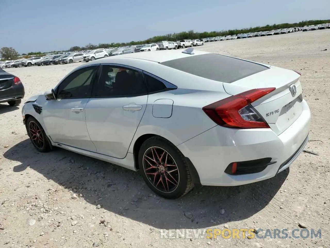 2 fotografías del automóvil dañado 19XFC2F6XKE041111 HONDA CIVIC 2019
