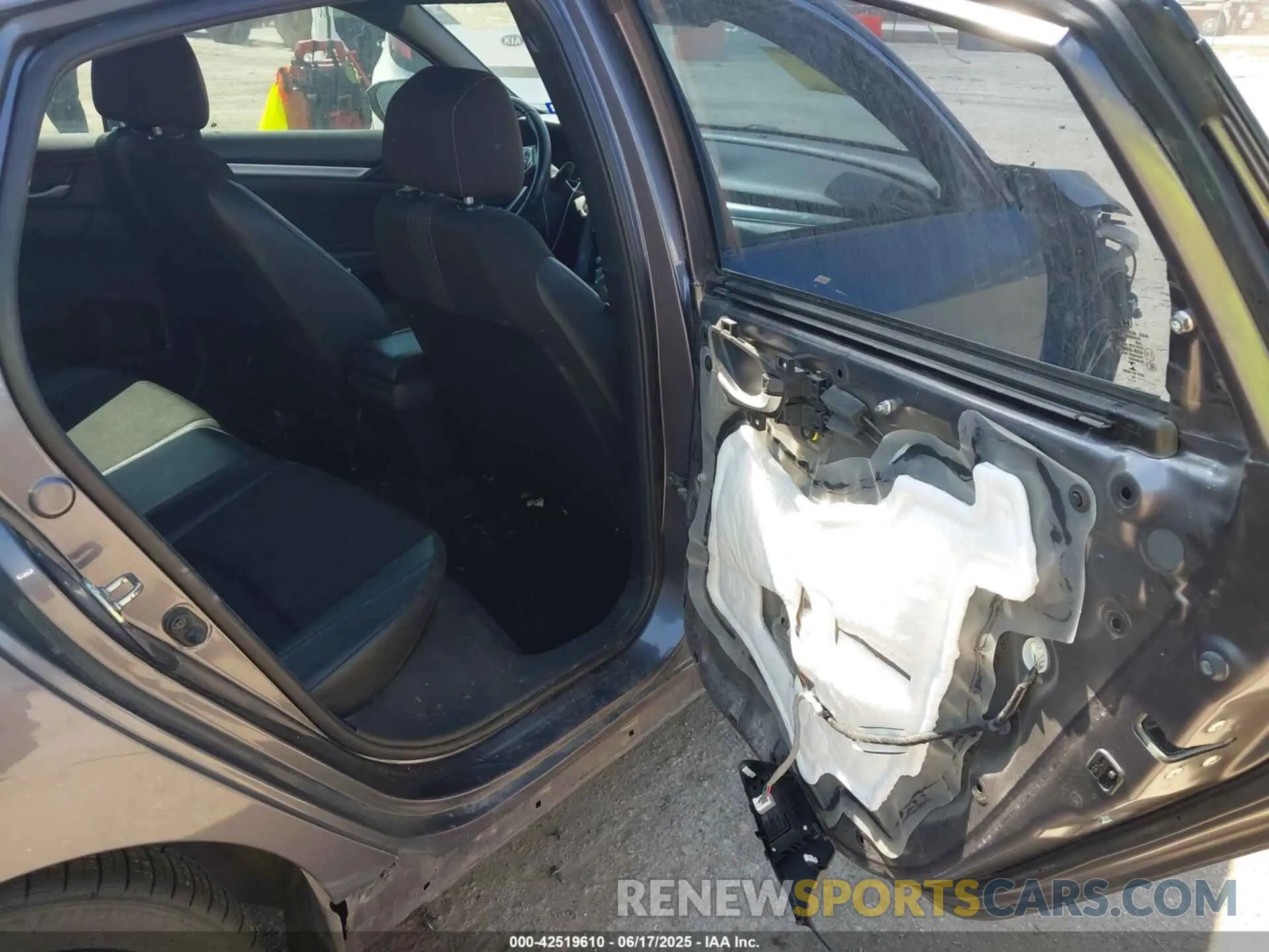 8 fotografías del automóvil dañado 19XFC2F81KE004594 HONDA CIVIC 2019