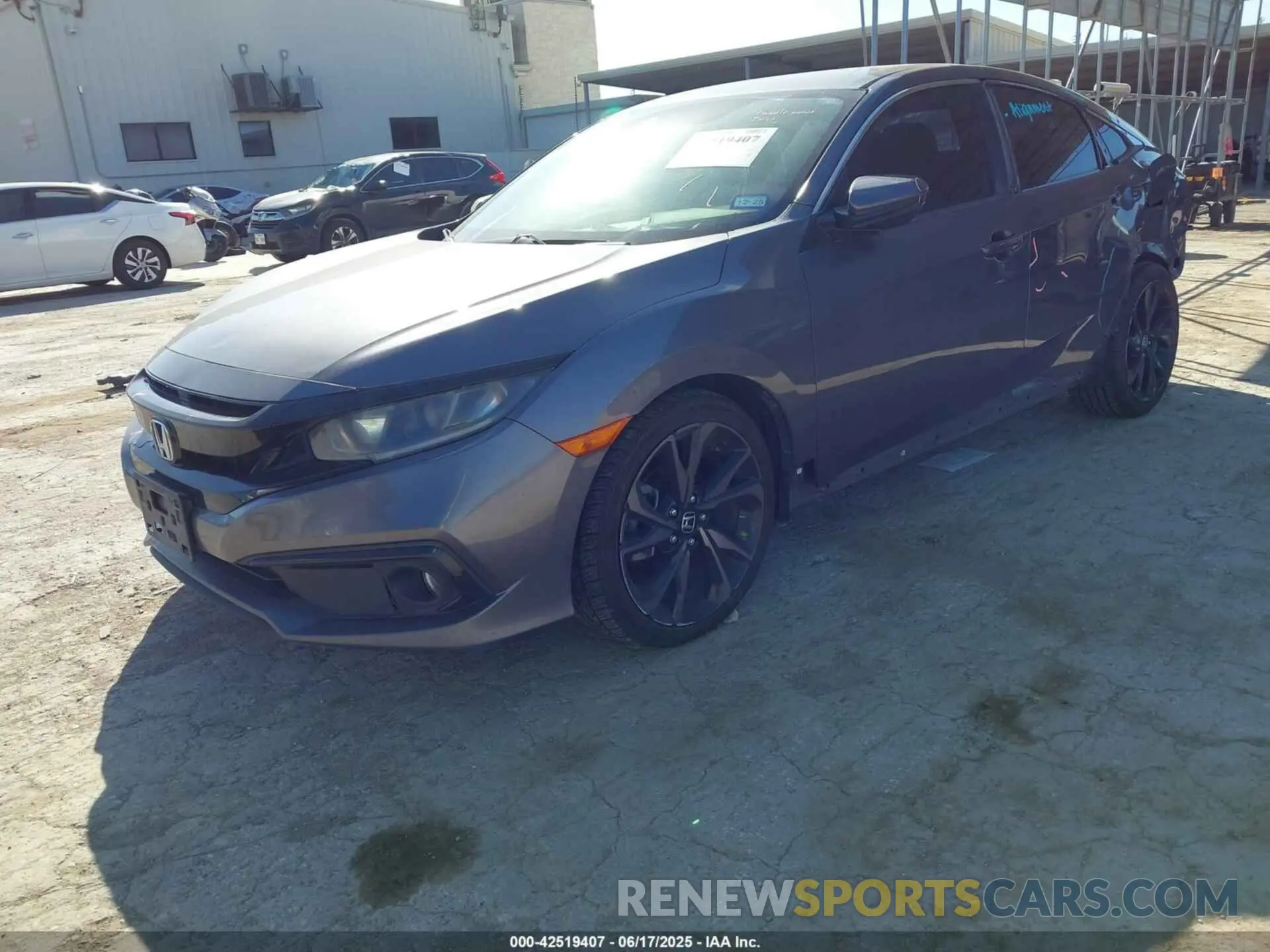 2 fotografías del automóvil dañado 19XFC2F84KE046127 HONDA CIVIC 2019