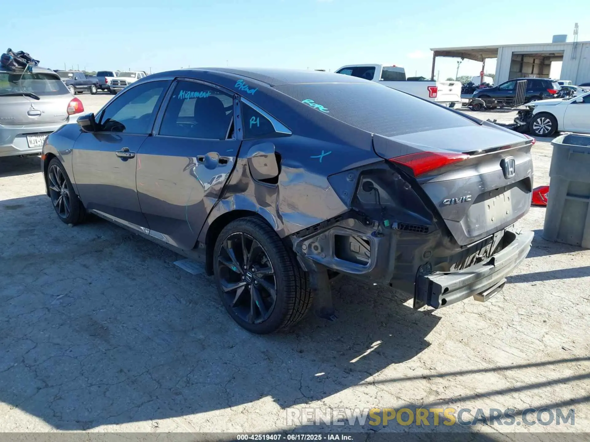 3 fotografías del automóvil dañado 19XFC2F84KE046127 HONDA CIVIC 2019