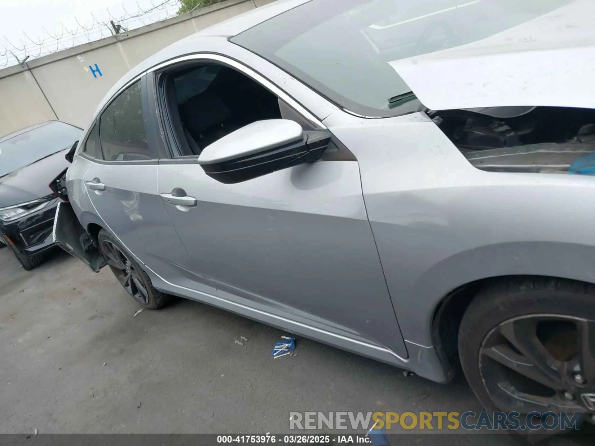 13 fotografías del automóvil dañado 19XFC2F84KE200822 HONDA CIVIC 2019