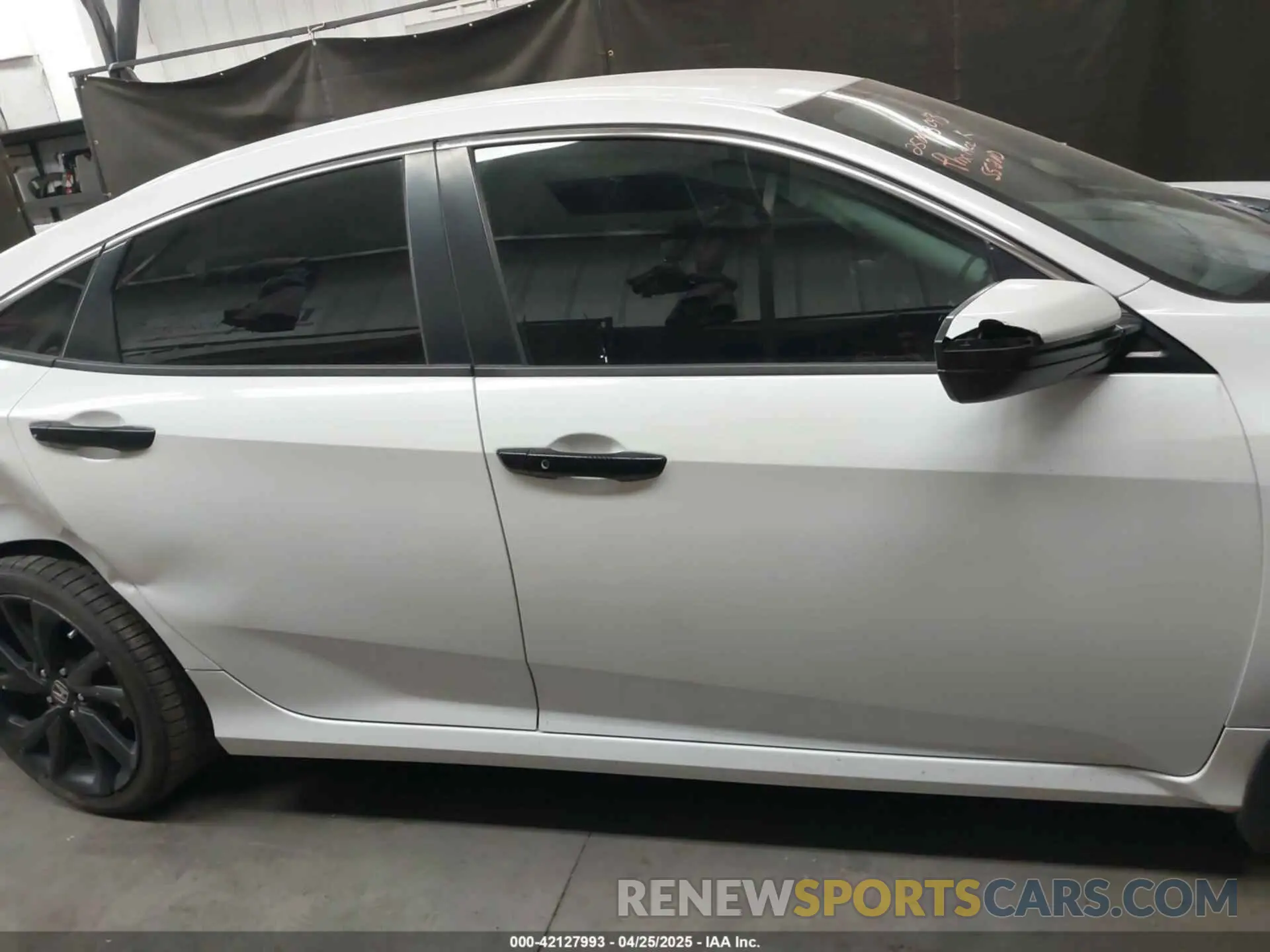 13 fotografías del automóvil dañado 19XFC2F86KE022749 HONDA CIVIC 2019