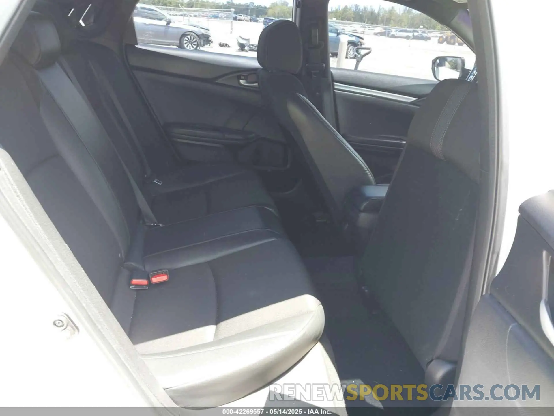 8 fotografías del automóvil dañado 19XFC2F88KE047720 HONDA CIVIC 2019