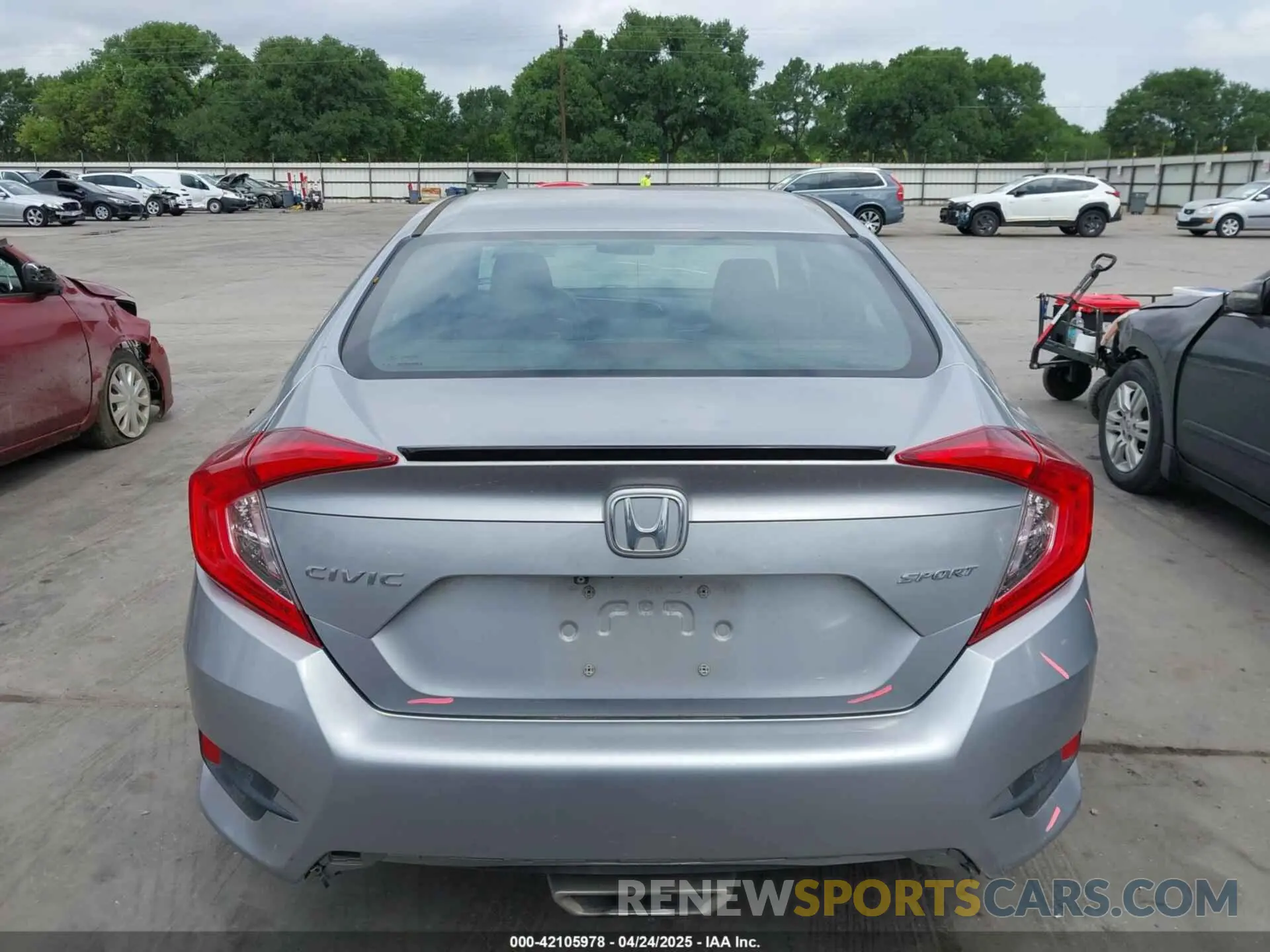 16 fotografías del automóvil dañado 19XFC2F8XKE012175 HONDA CIVIC 2019