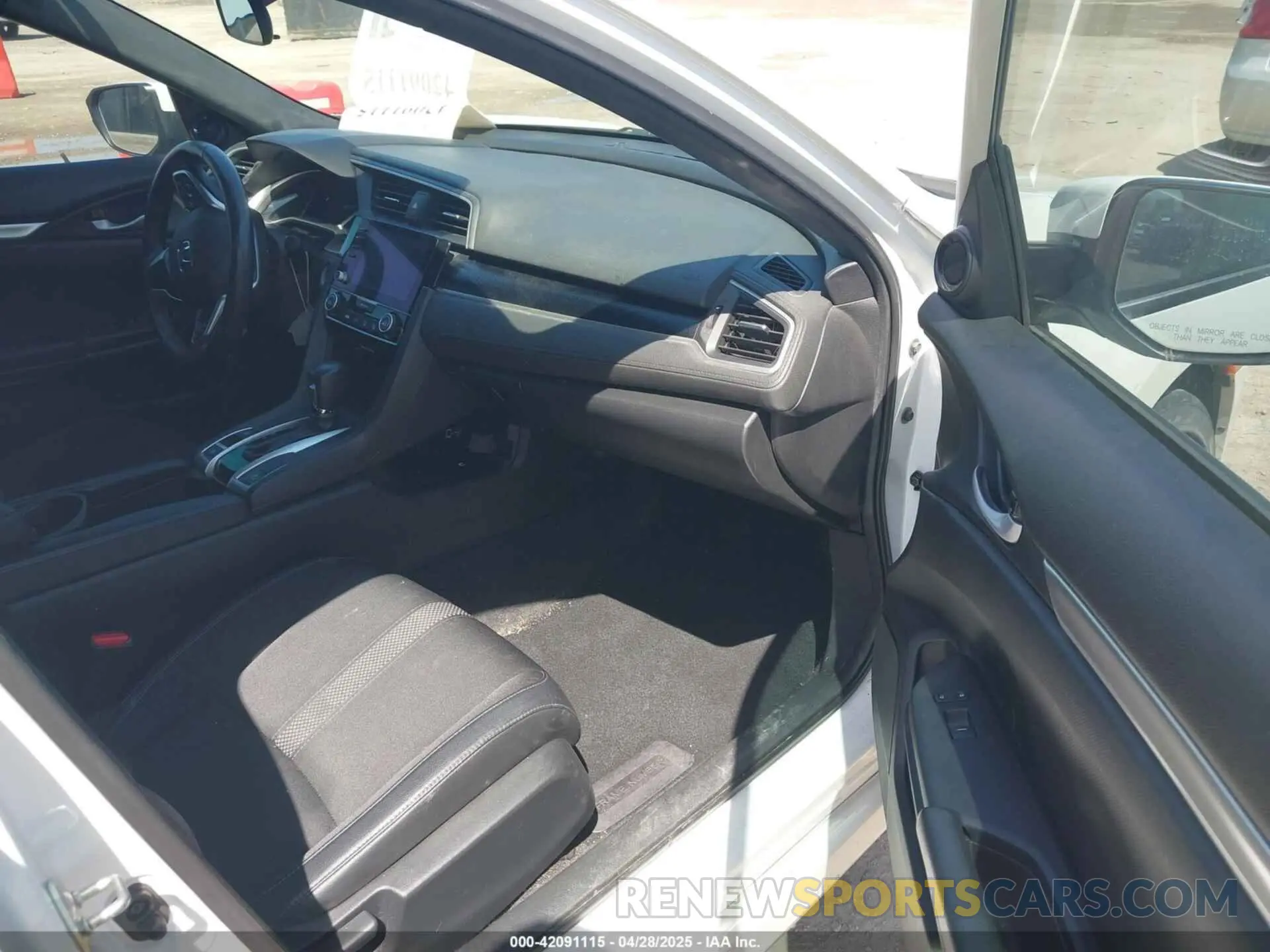 5 fotografías del automóvil dañado 19XFC2F8XKE026657 HONDA CIVIC 2019