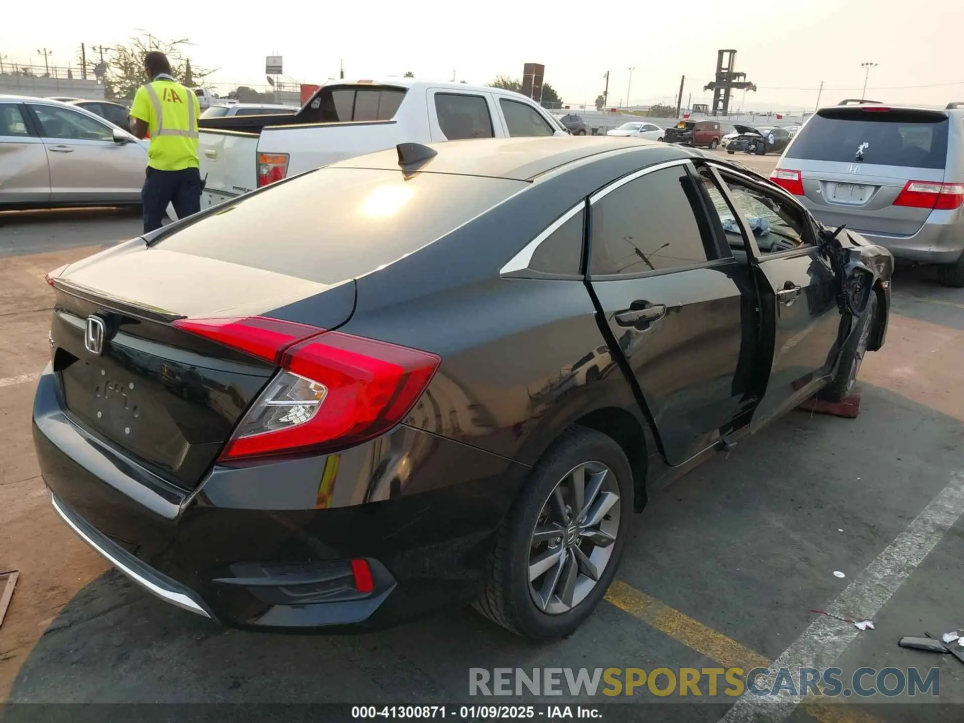 4 fotografías del automóvil dañado 2HGFC1F30KH651119 HONDA CIVIC 2019
