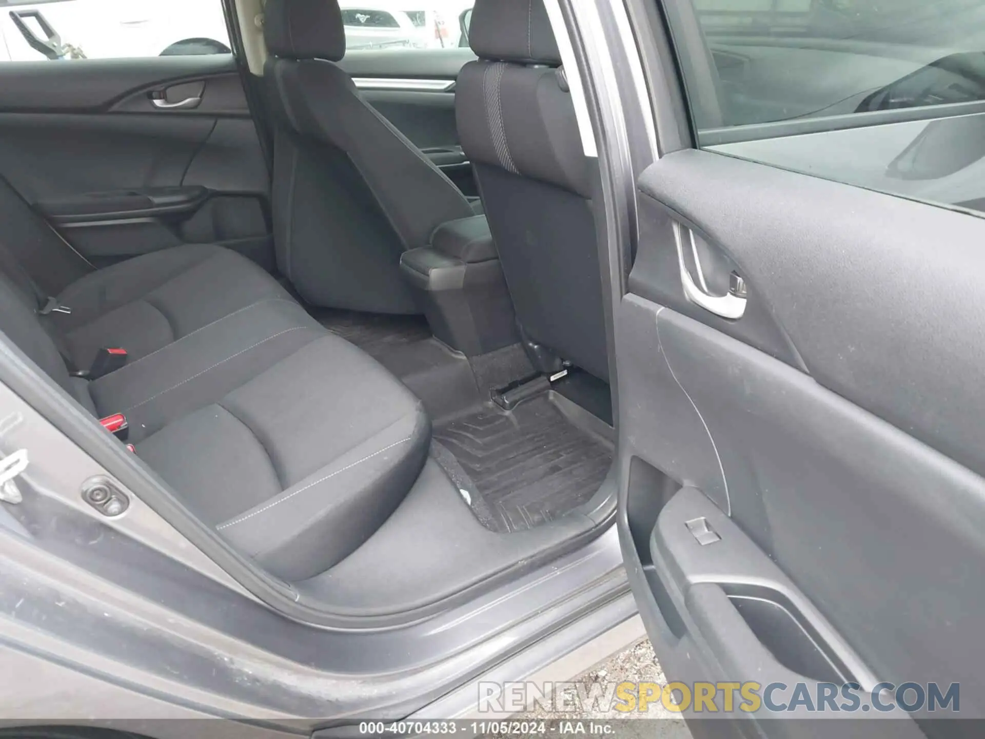 8 fotografías del automóvil dañado 2HGFC2E6XKH567312 HONDA CIVIC 2019