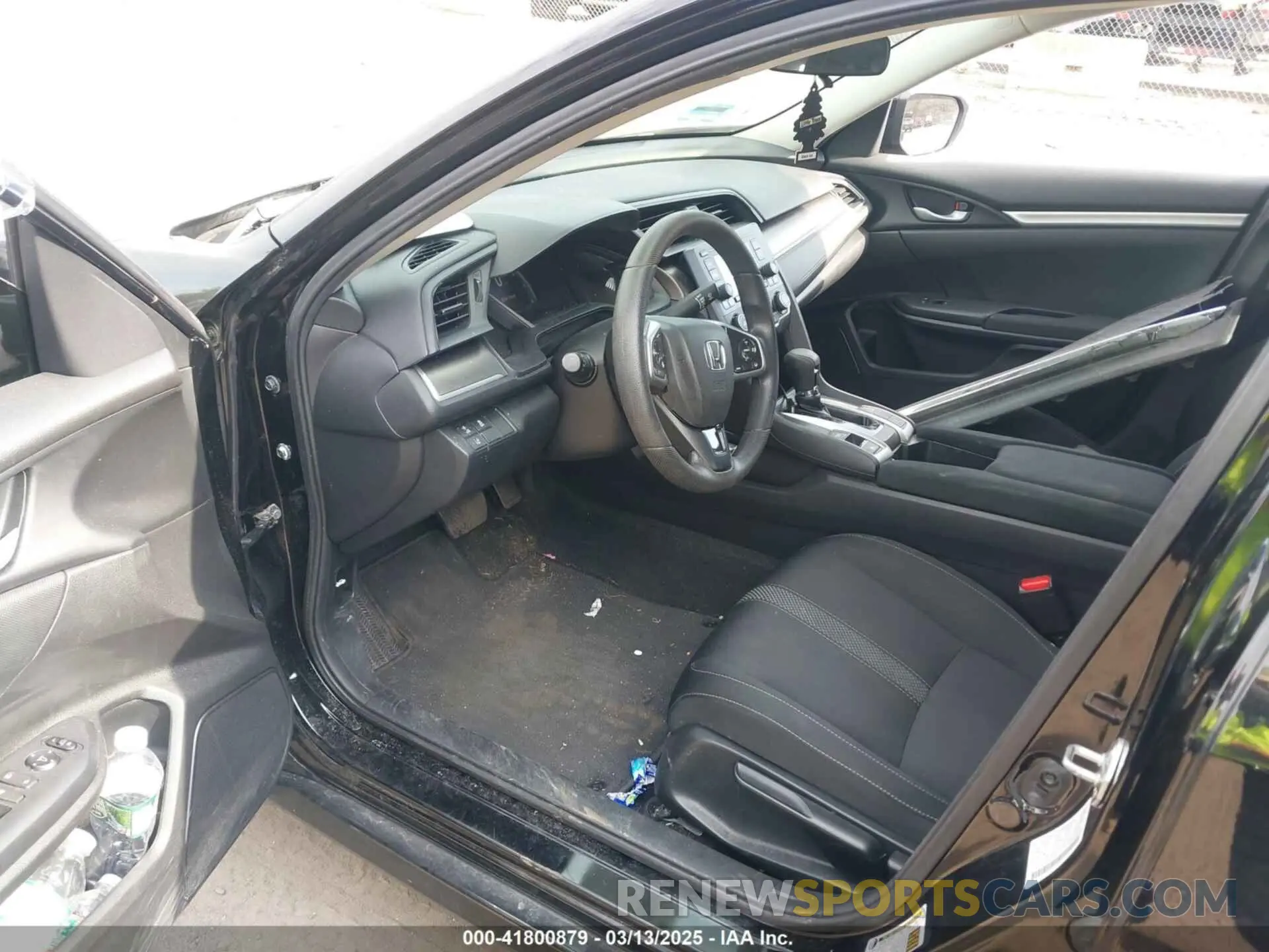 5 fotografías del automóvil dañado 2HGFC2F60KH550257 HONDA CIVIC 2019