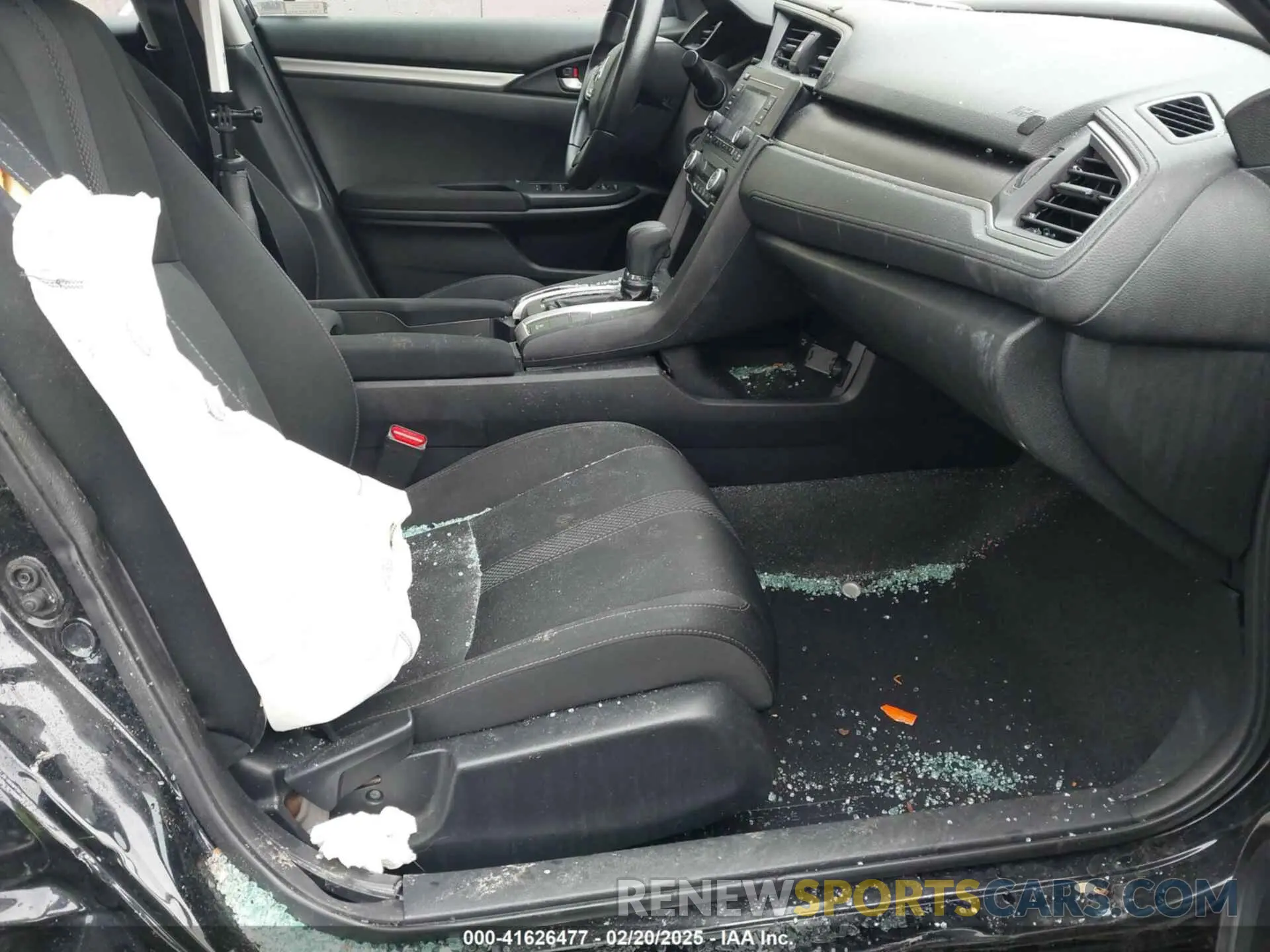 5 fotografías del automóvil dañado 2HGFC2F60KH555359 HONDA CIVIC 2019