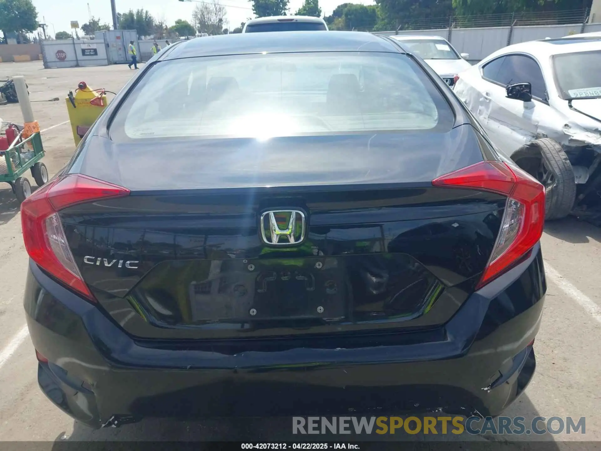 16 fotografías del automóvil dañado 2HGFC2F61KH510012 HONDA CIVIC 2019