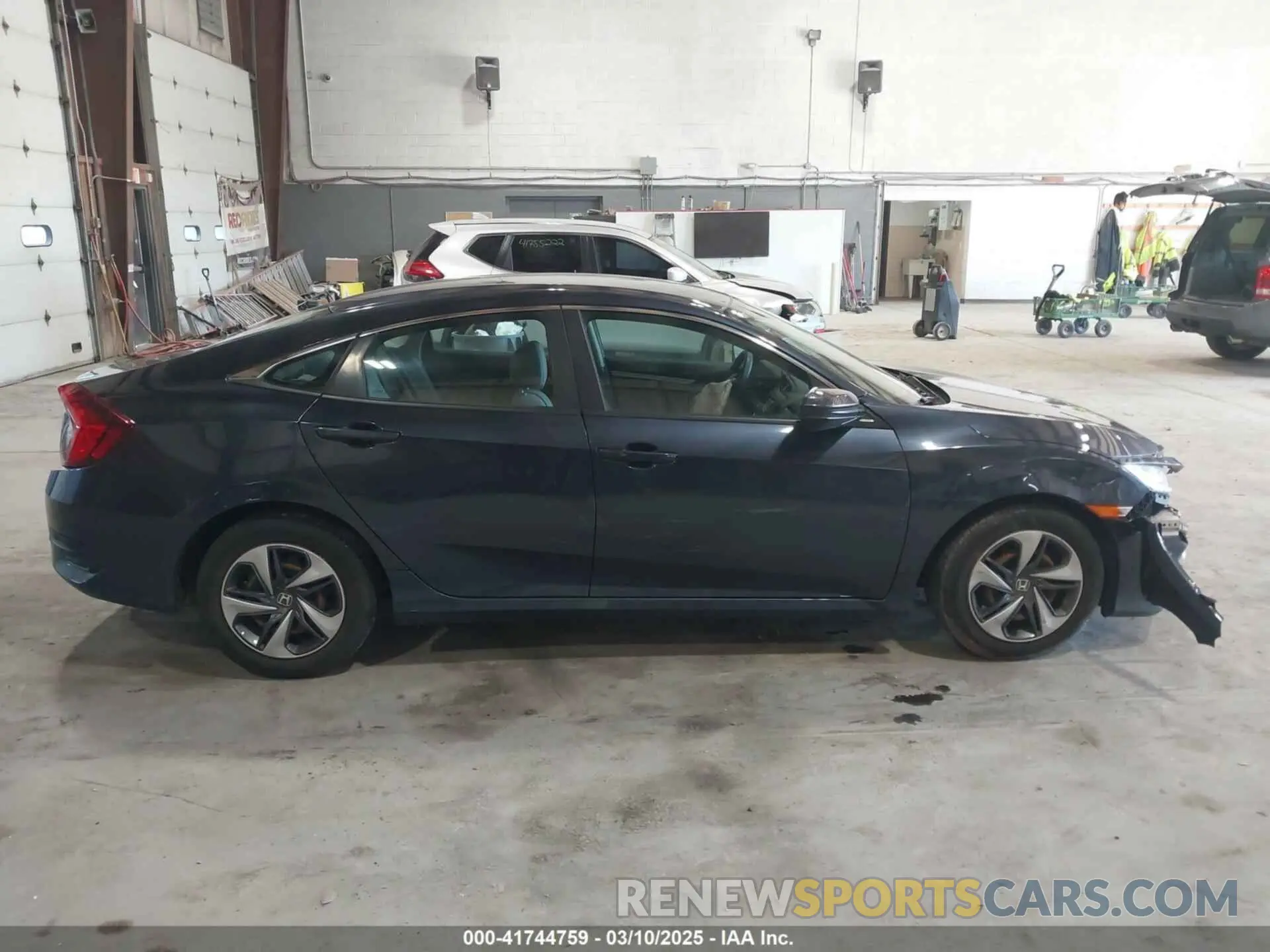 13 fotografías del automóvil dañado 2HGFC2F61KH532477 HONDA CIVIC 2019
