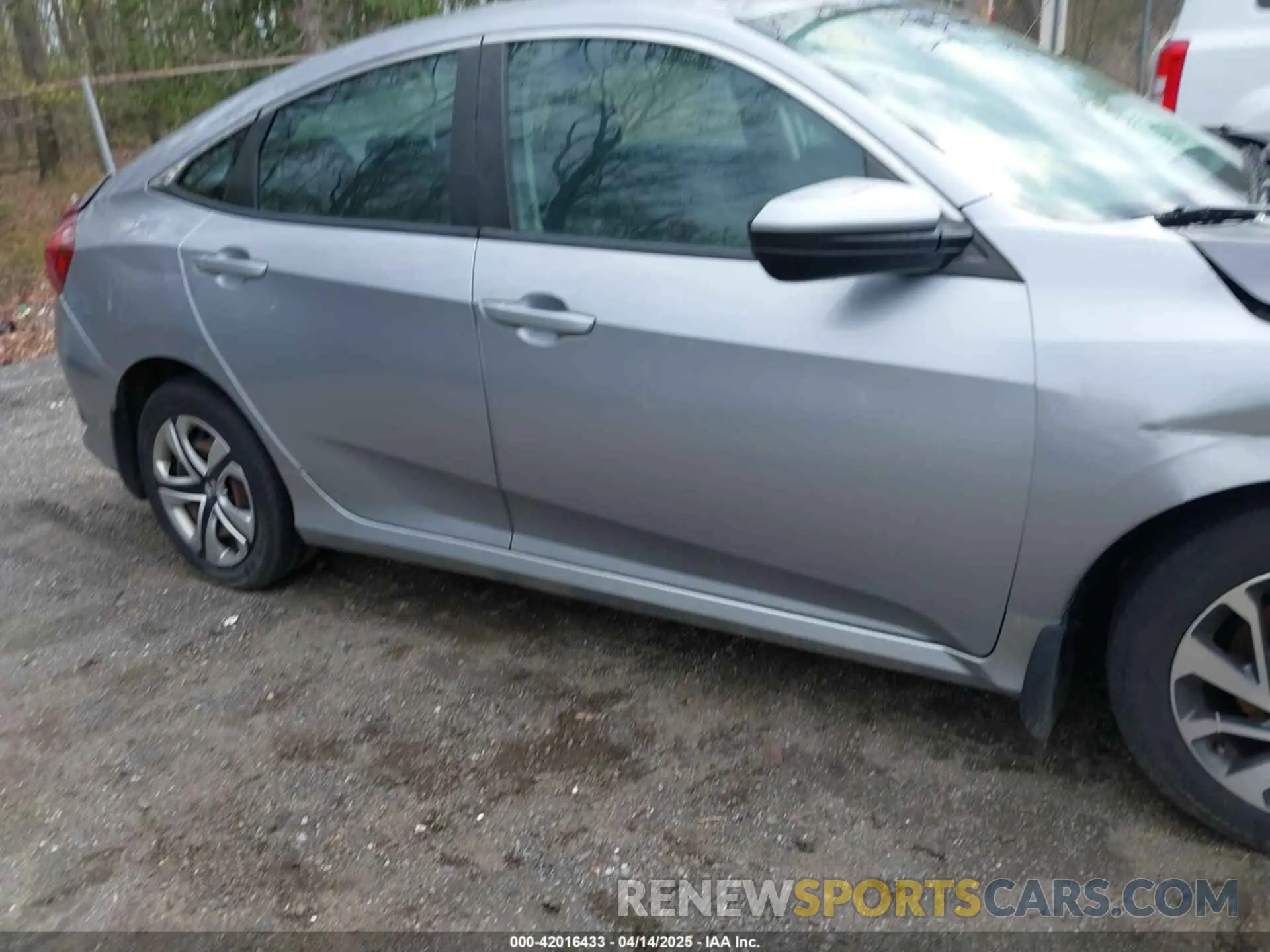 13 fotografías del automóvil dañado 2HGFC2F61KH570159 HONDA CIVIC 2019